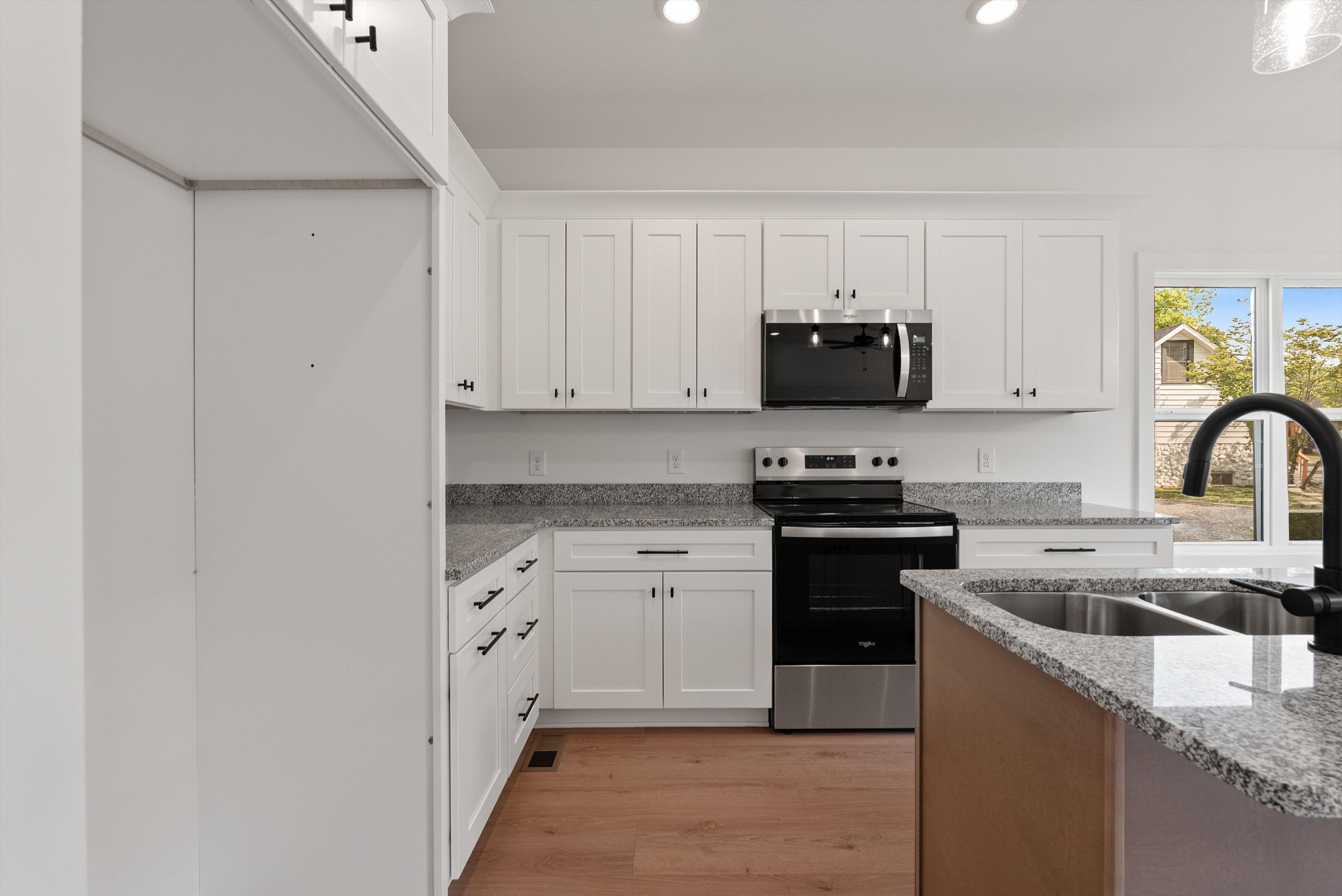 1000 Bryan St Unit: B