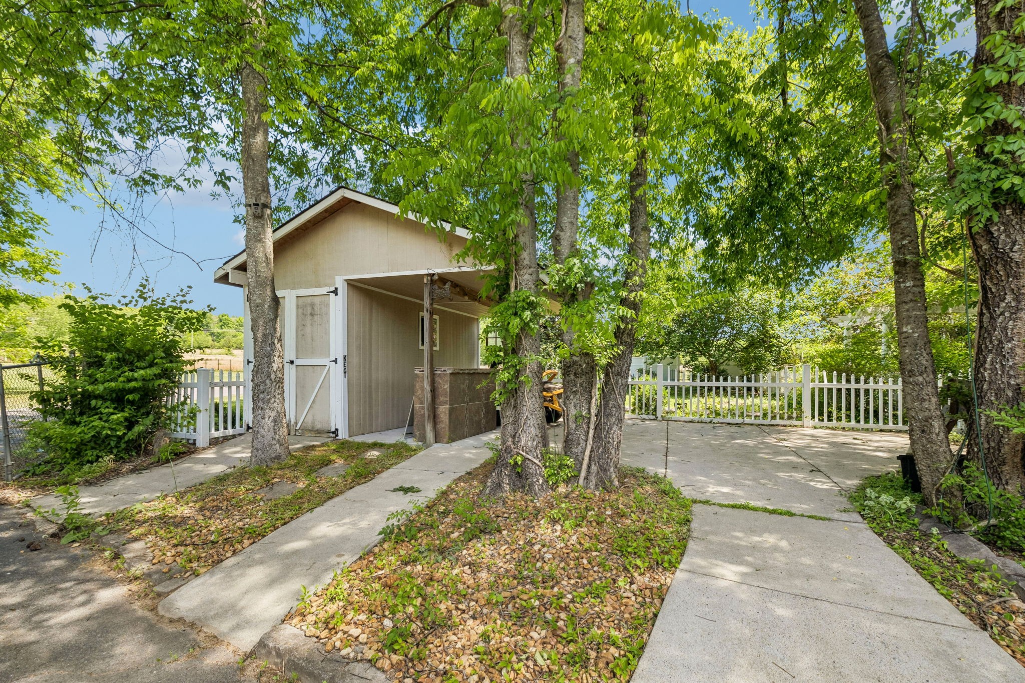 2836 Academy Rd