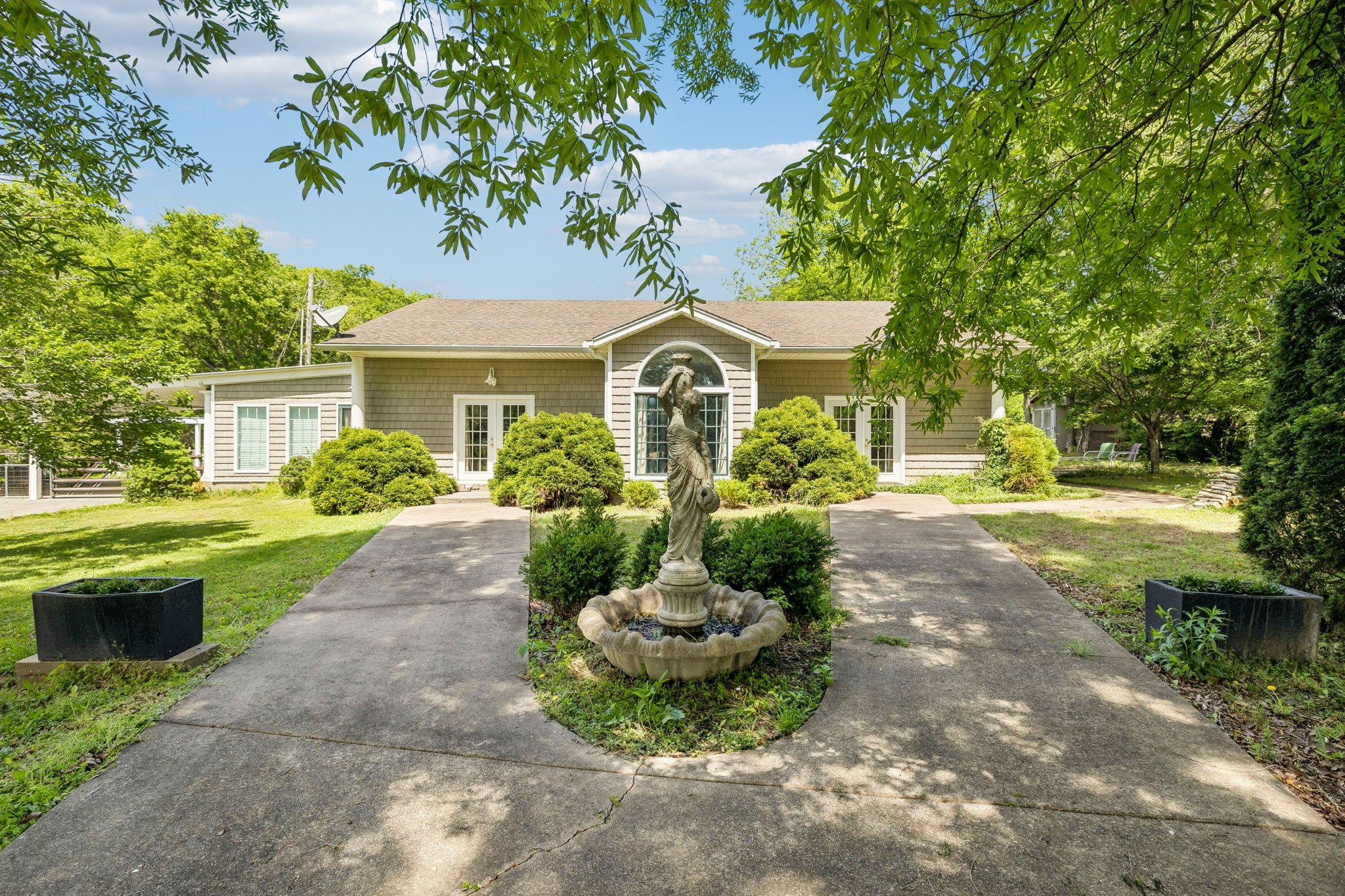 2836 Academy Rd