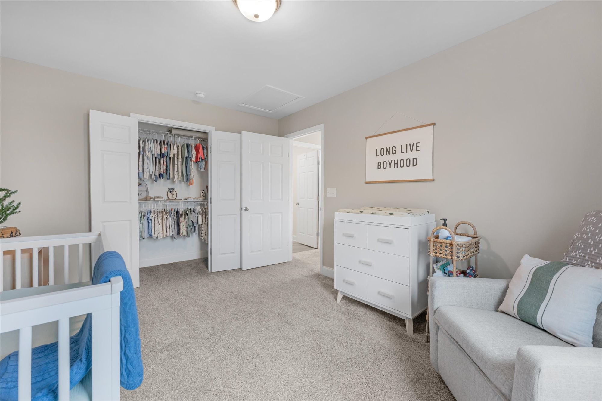 585 Oakvale Ln
