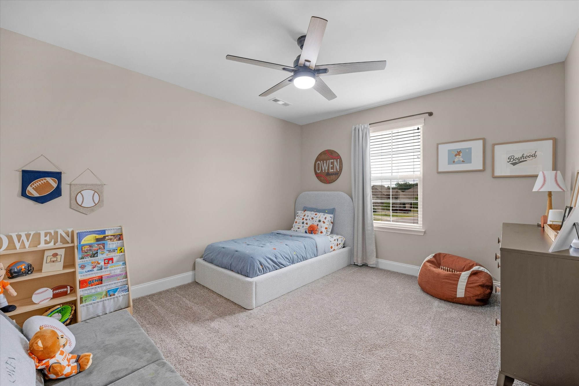 585 Oakvale Ln
