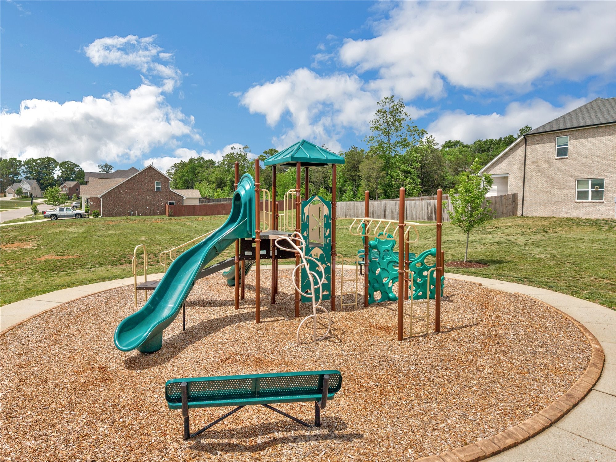 585 Oakvale Ln