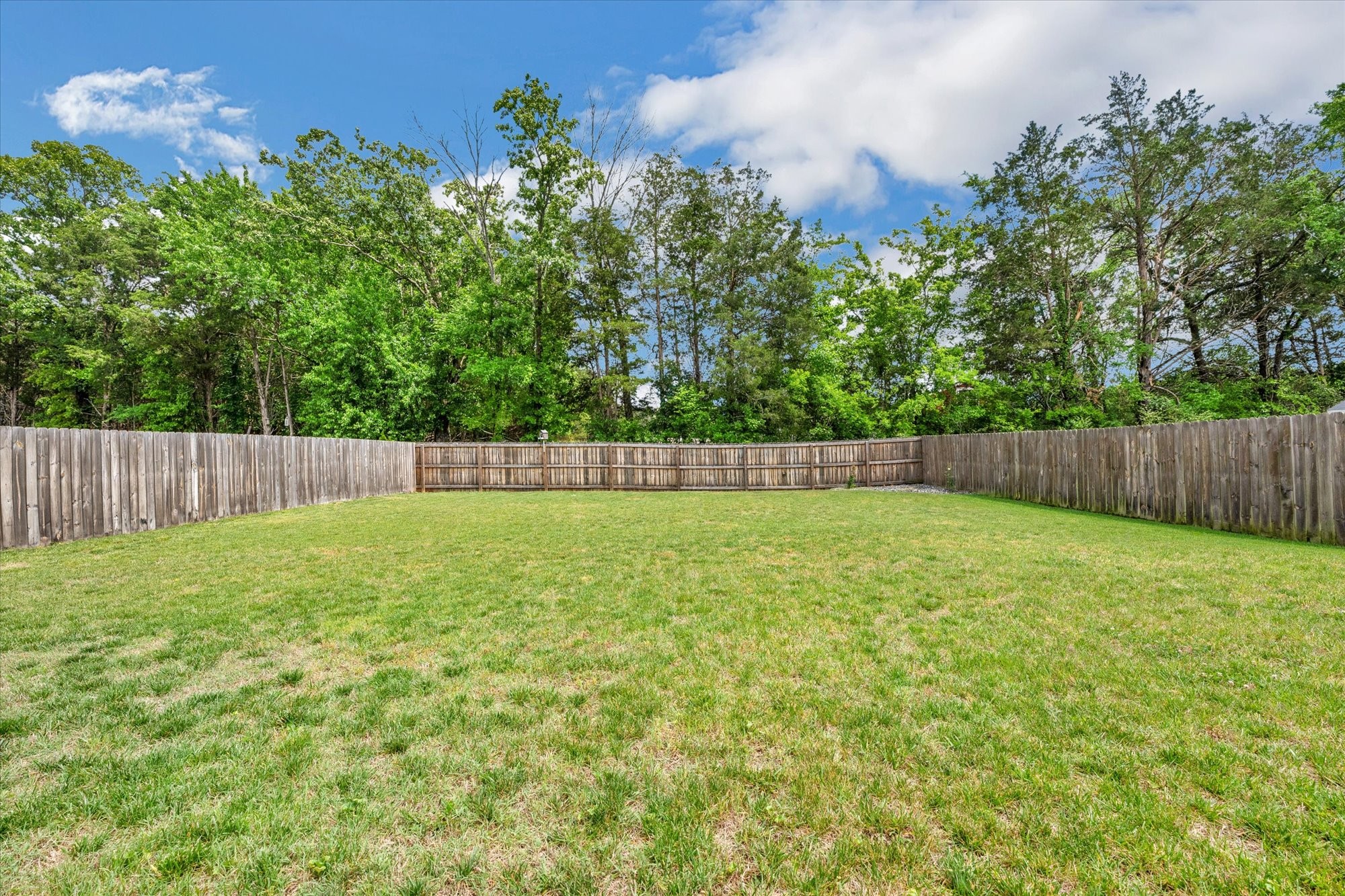 585 Oakvale Ln