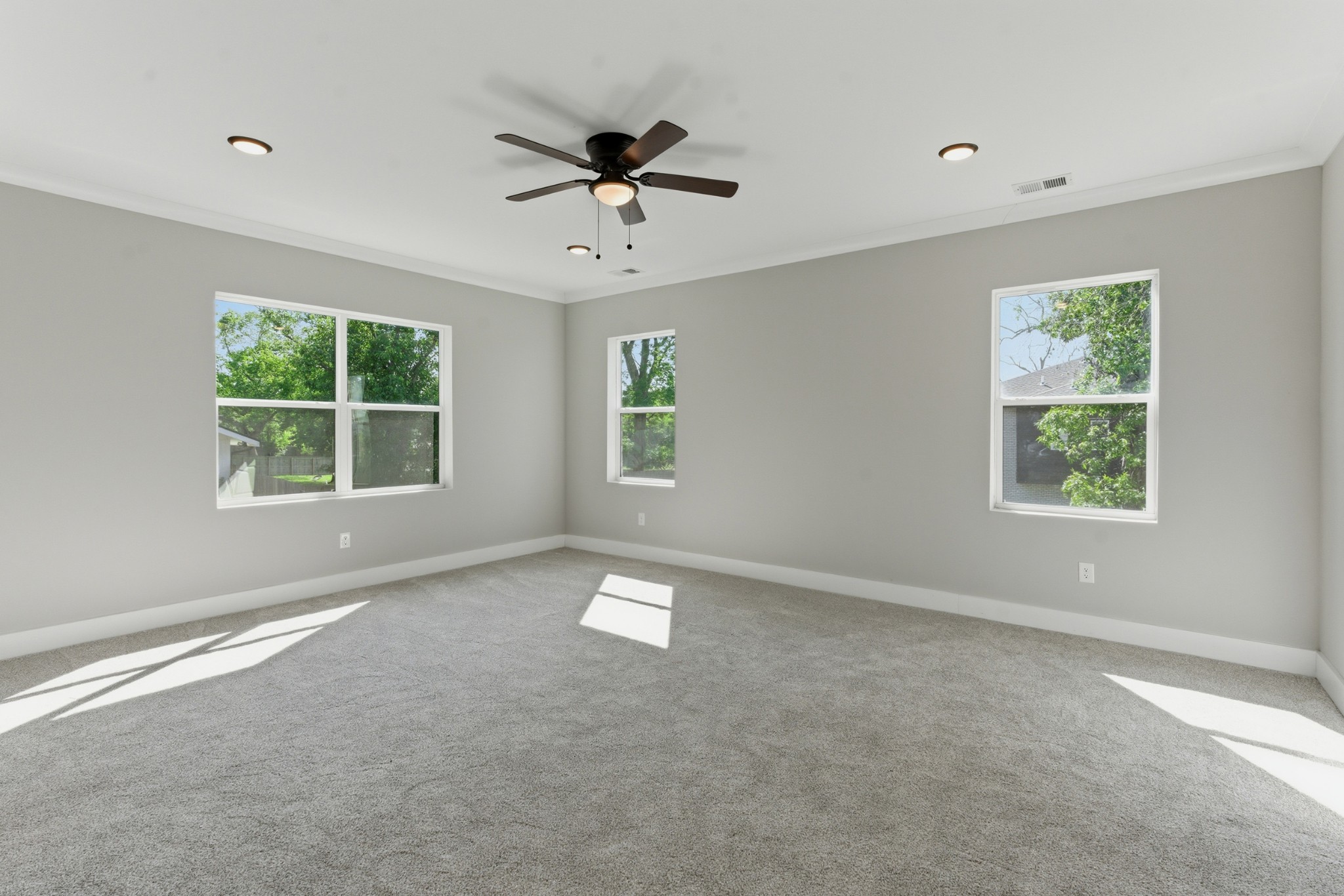 1760 W Main St