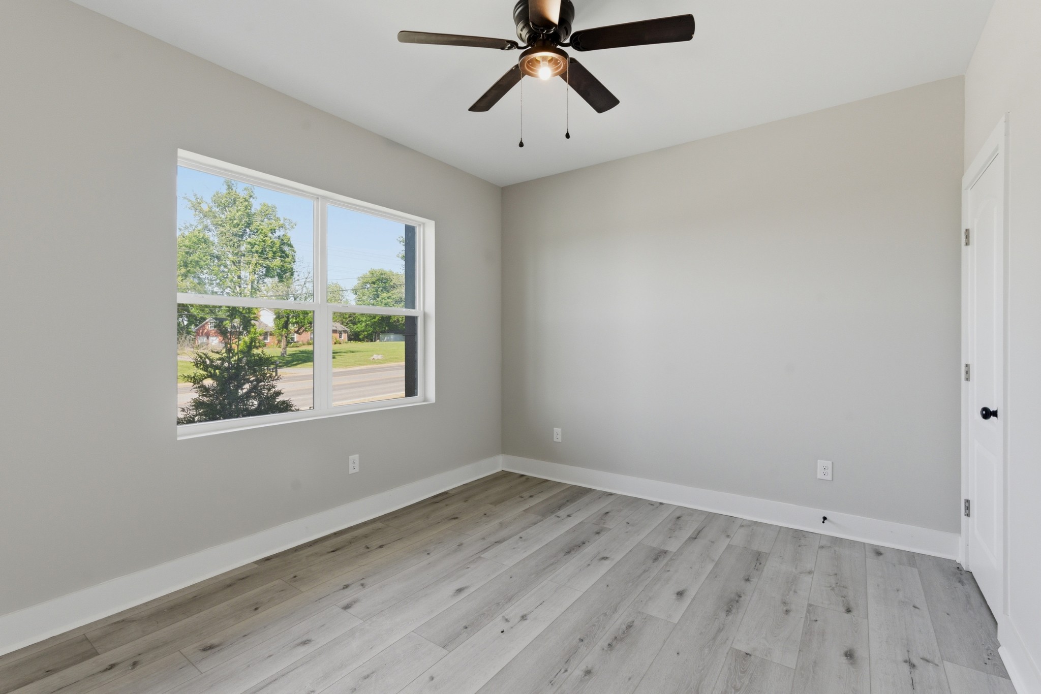 1760 W Main St