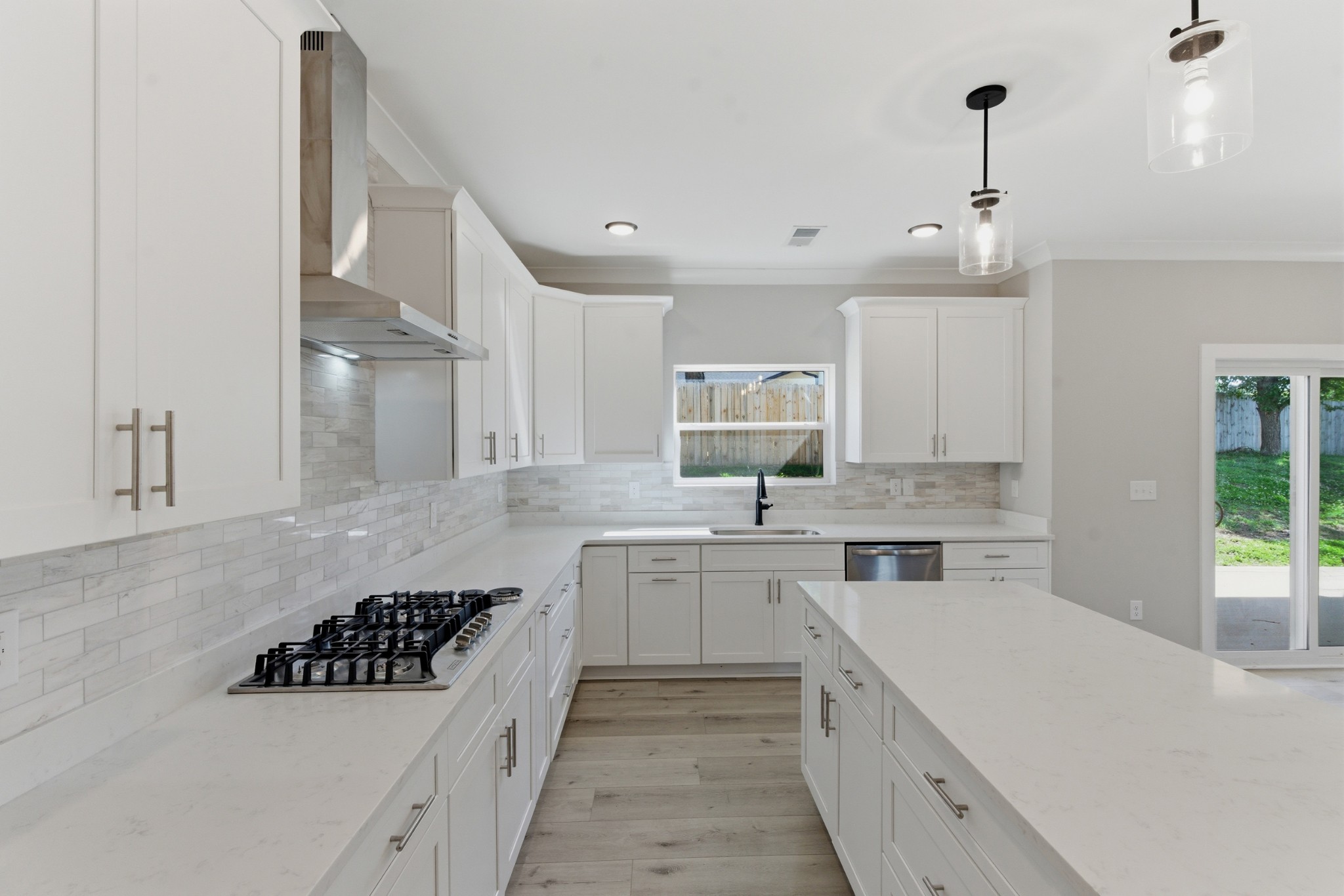1760 W Main St