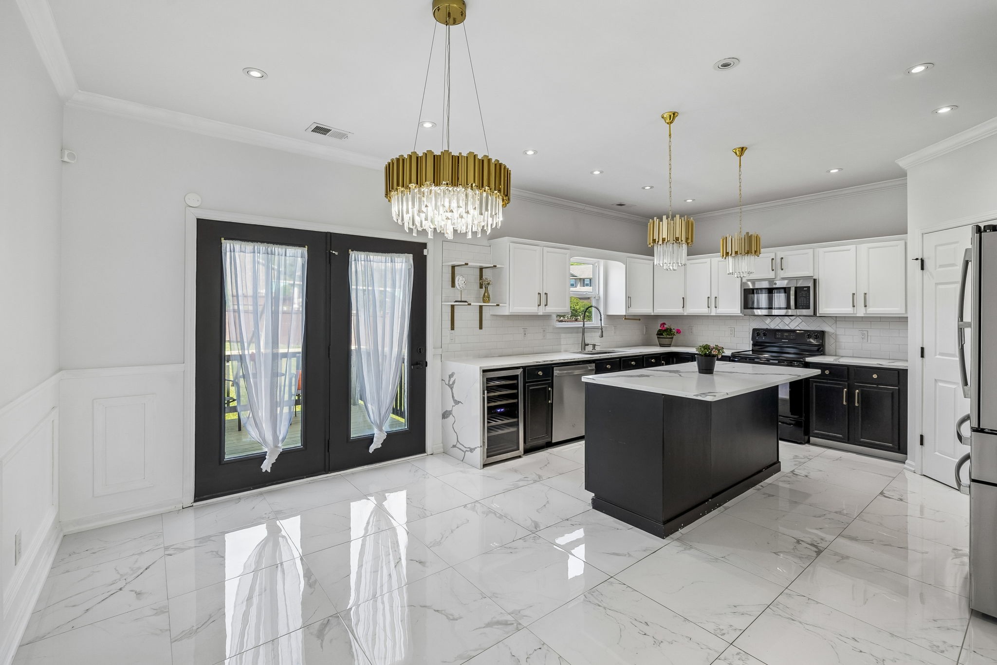 3443 Blackberry Ln