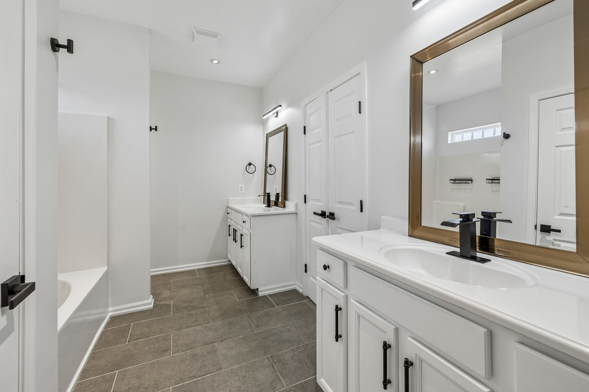 3443 Blackberry Ln