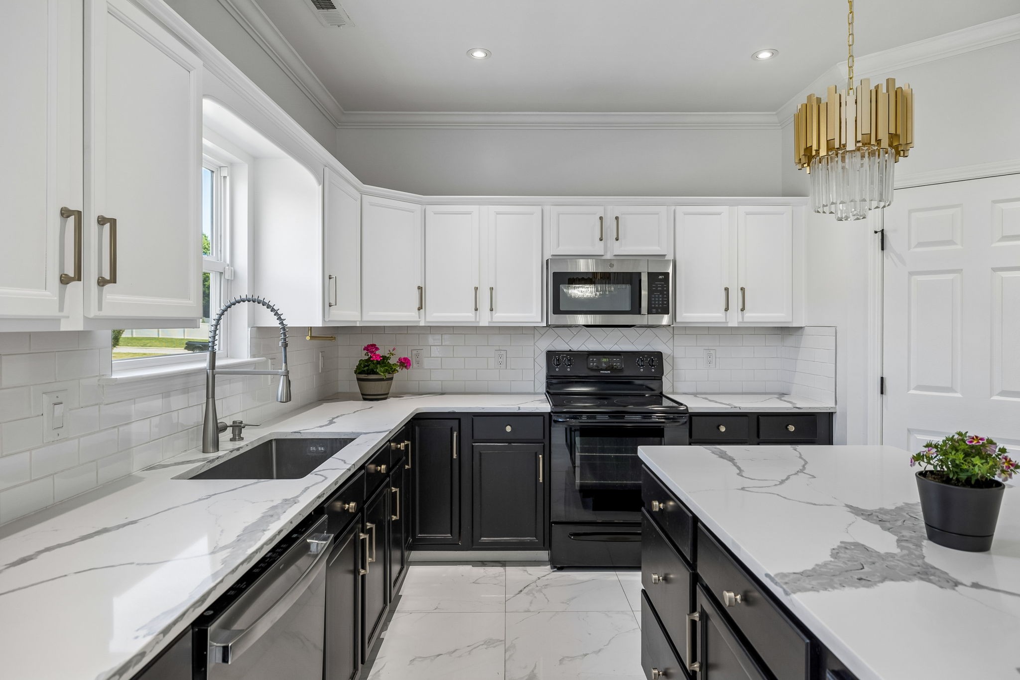 3443 Blackberry Ln