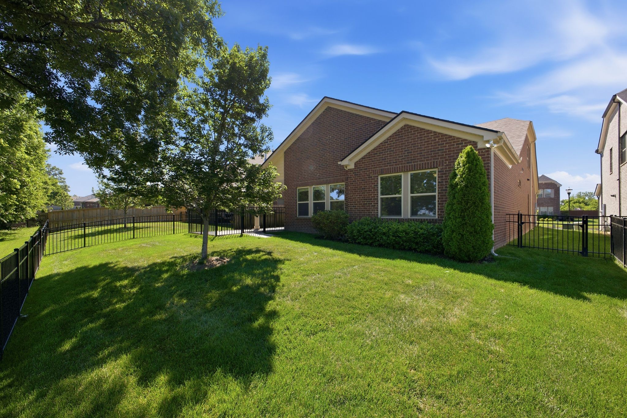 5001 Riverbank Dr
