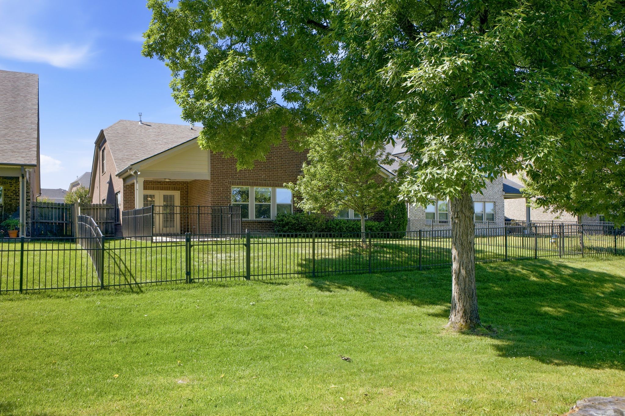 5001 Riverbank Dr