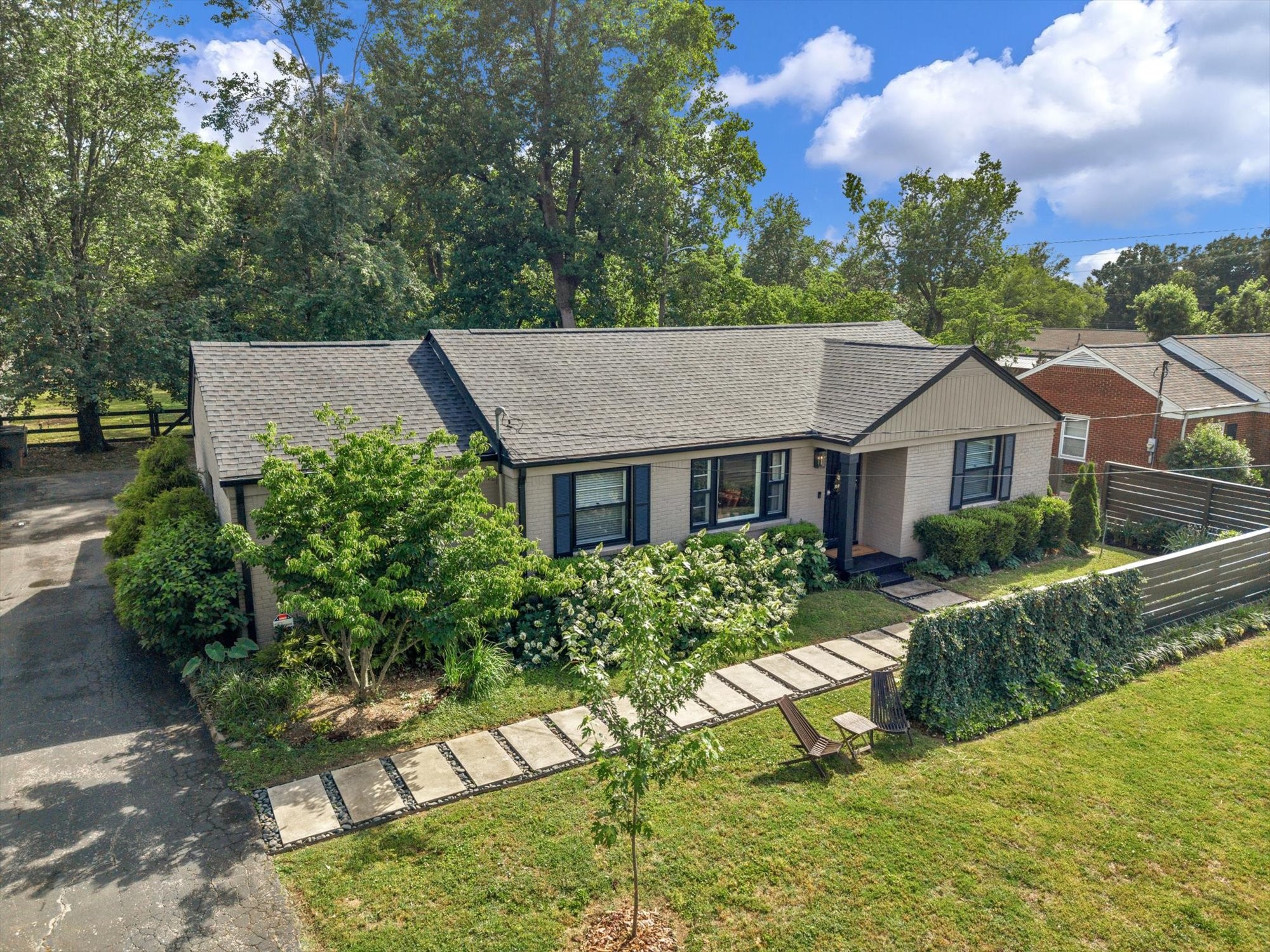 2809 Emery Dr