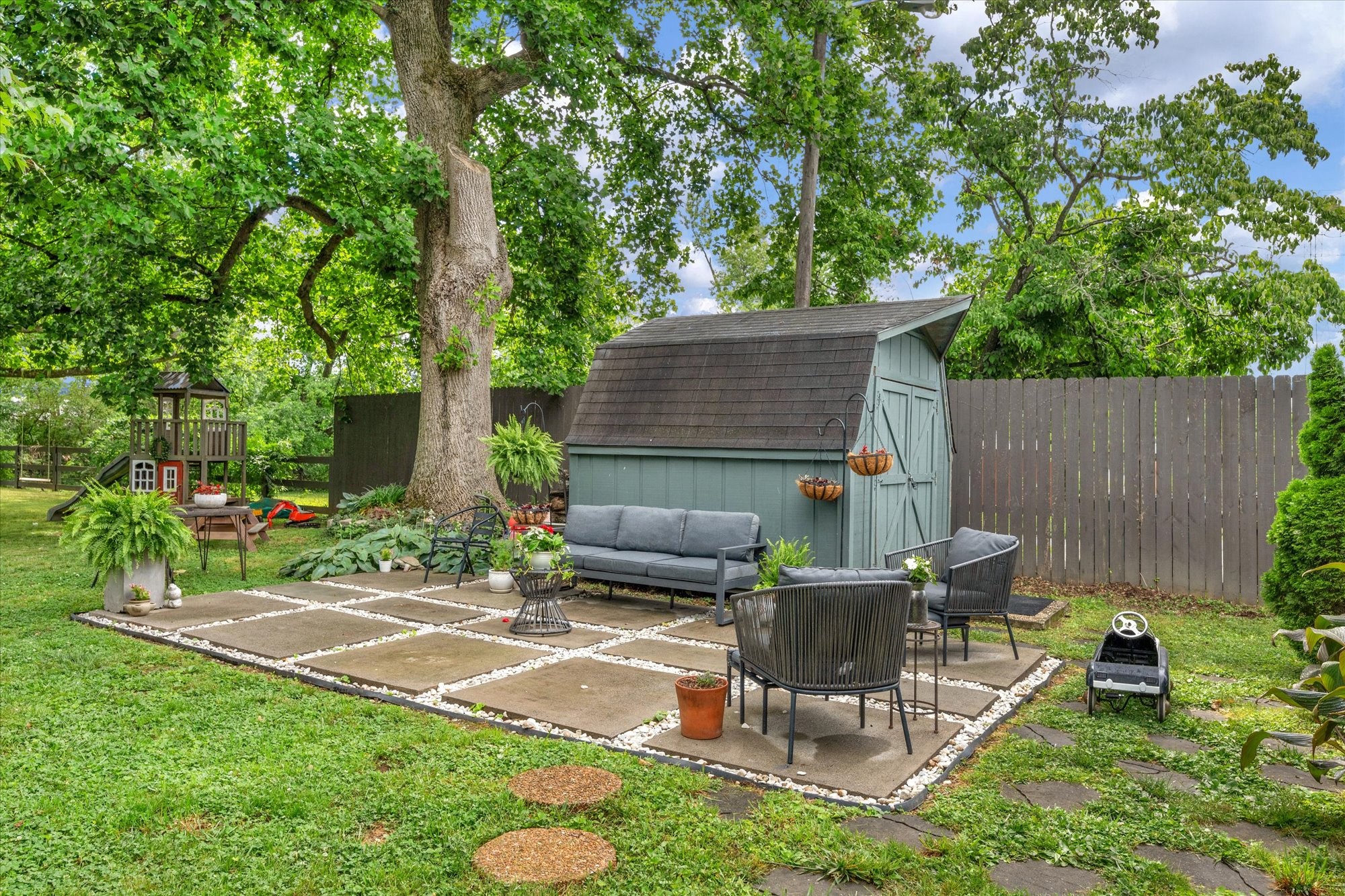 2809 Emery Dr