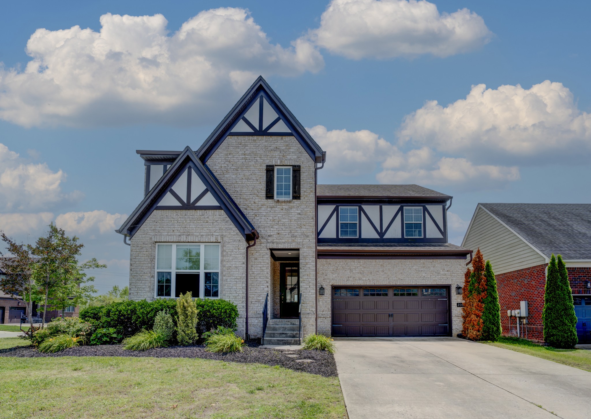 2001 Oliver Dr
