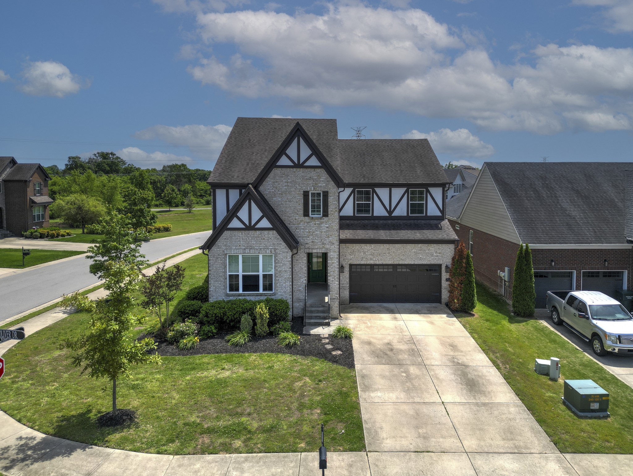 2001 Oliver Dr