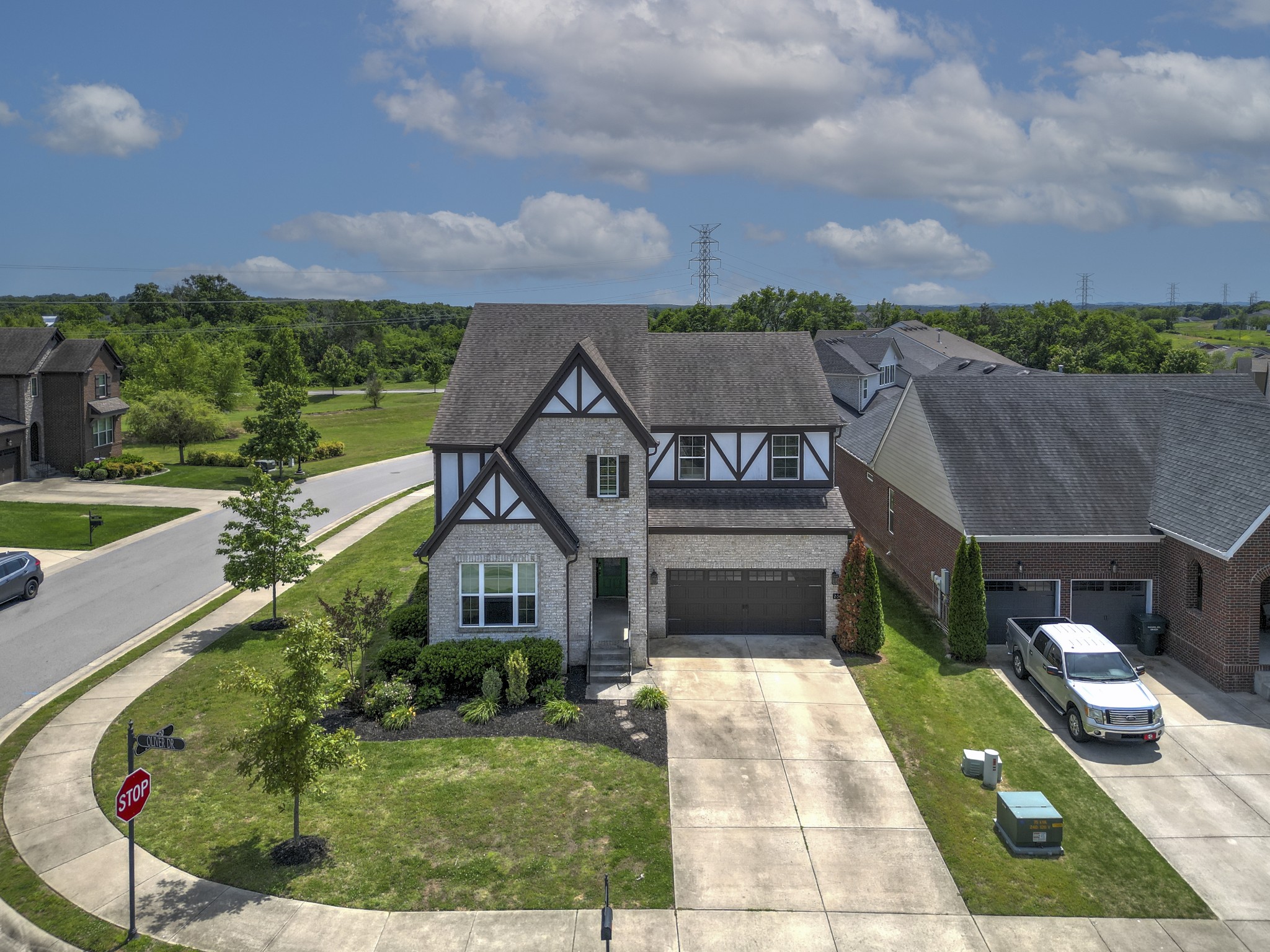 2001 Oliver Dr