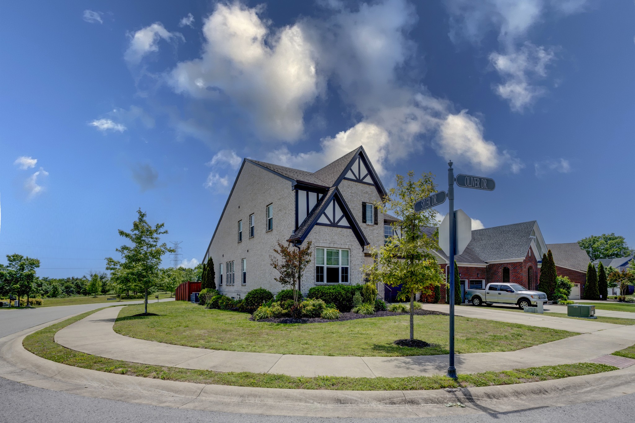 2001 Oliver Dr