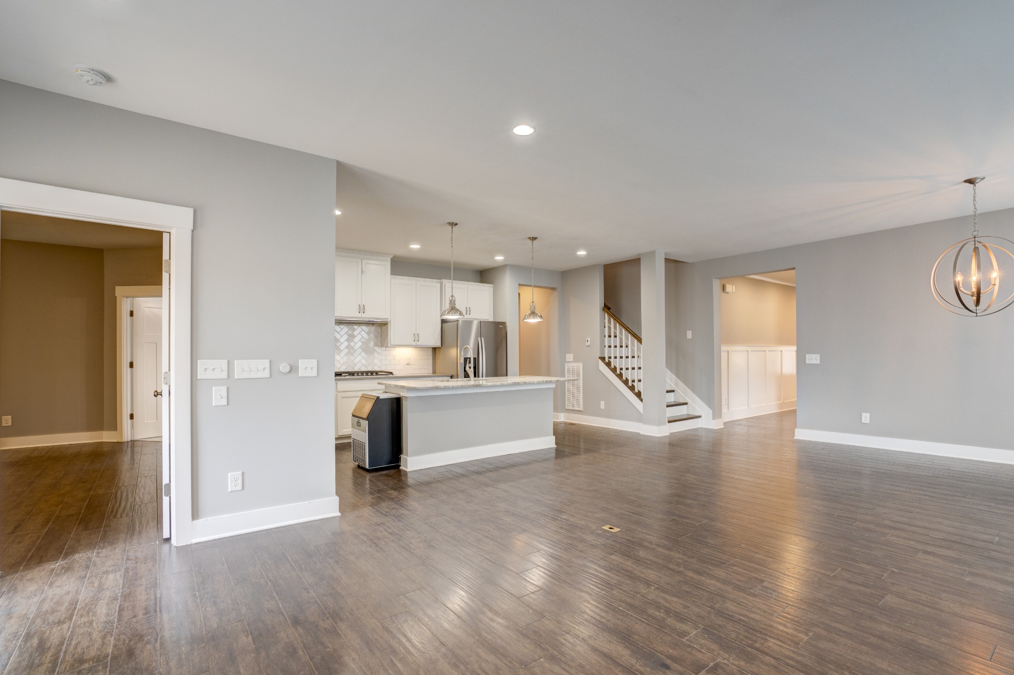 2001 Oliver Dr