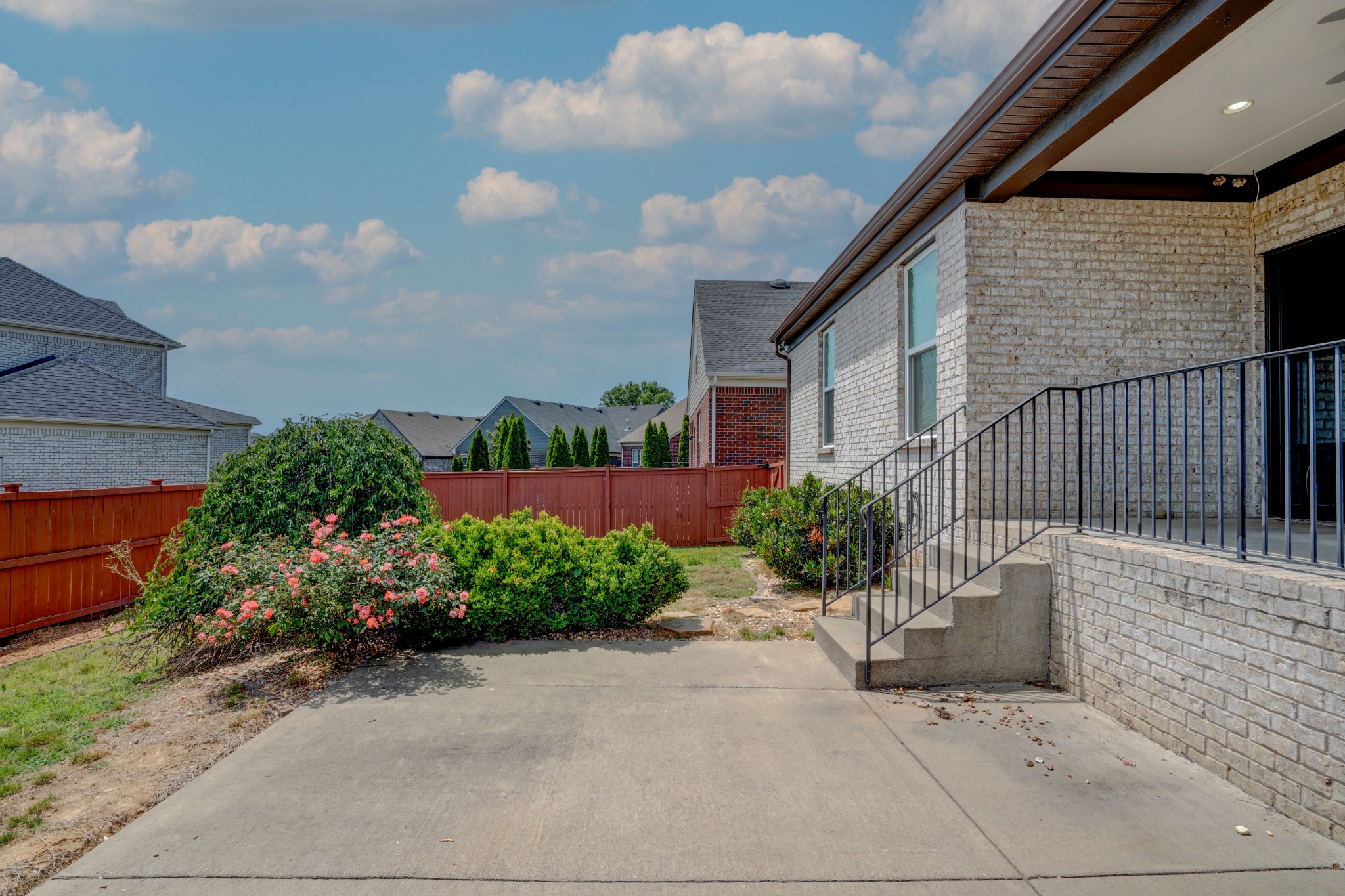 2001 Oliver Dr