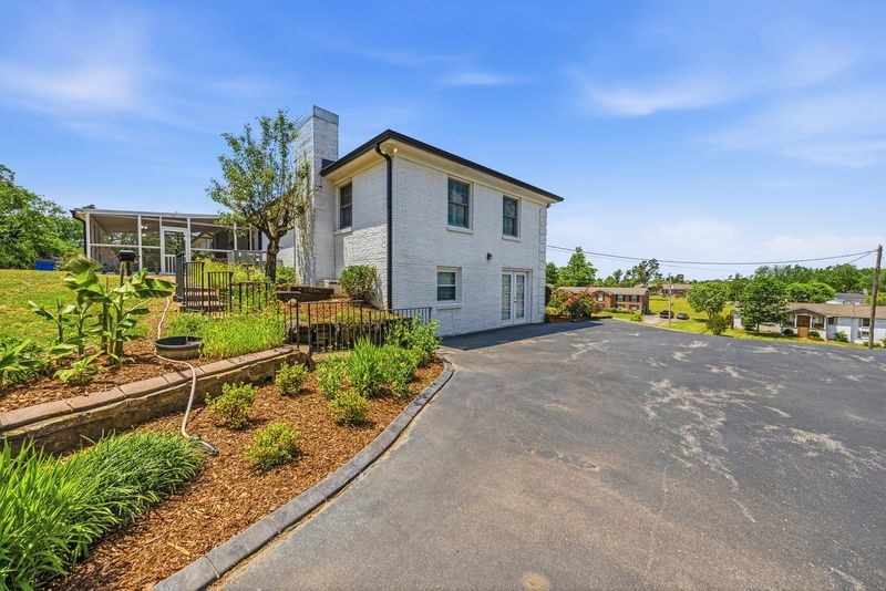 116 Catalpa Dr