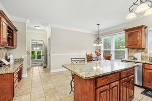 808 Overhills Dr