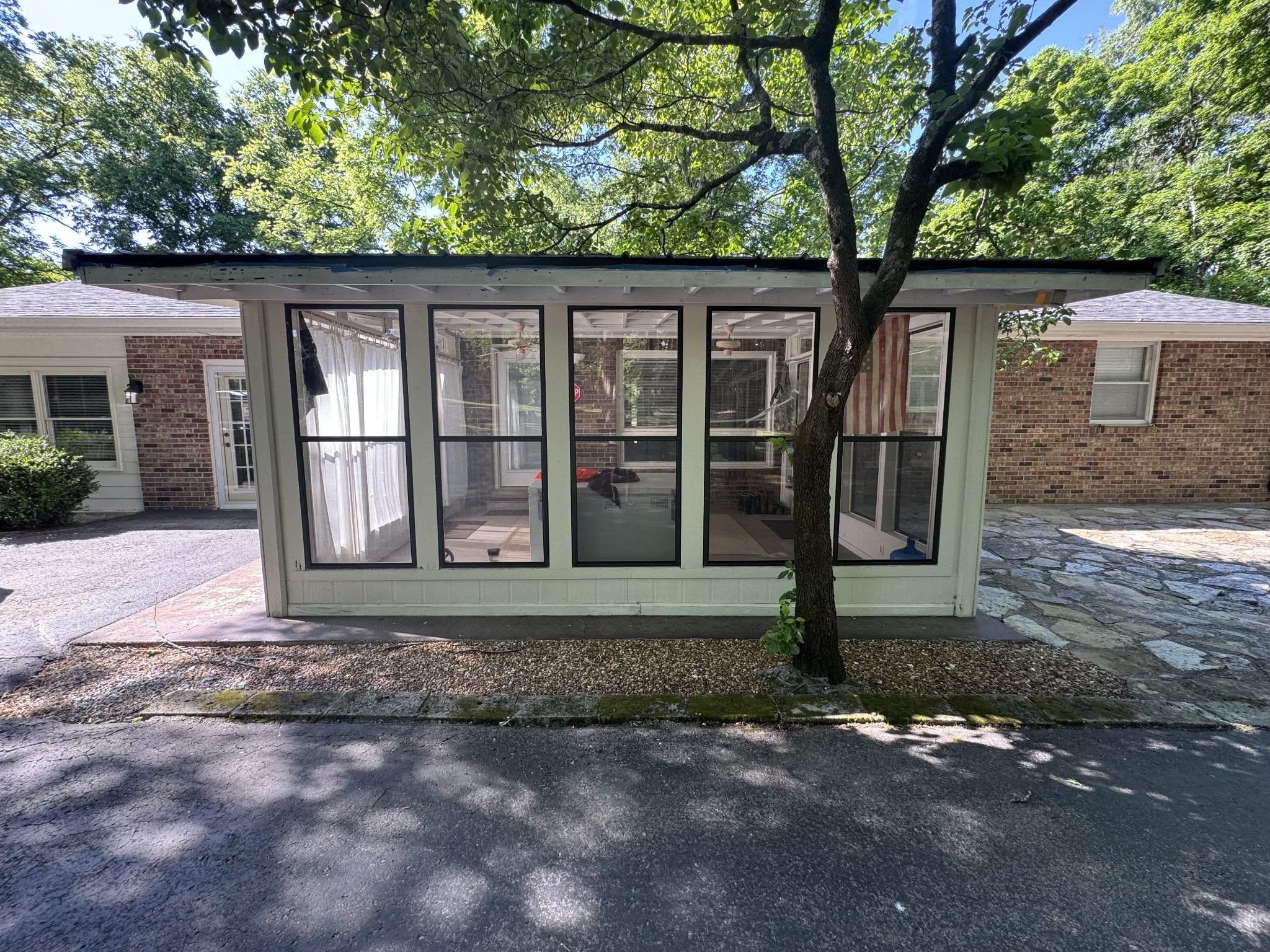 695 Overlook Dr