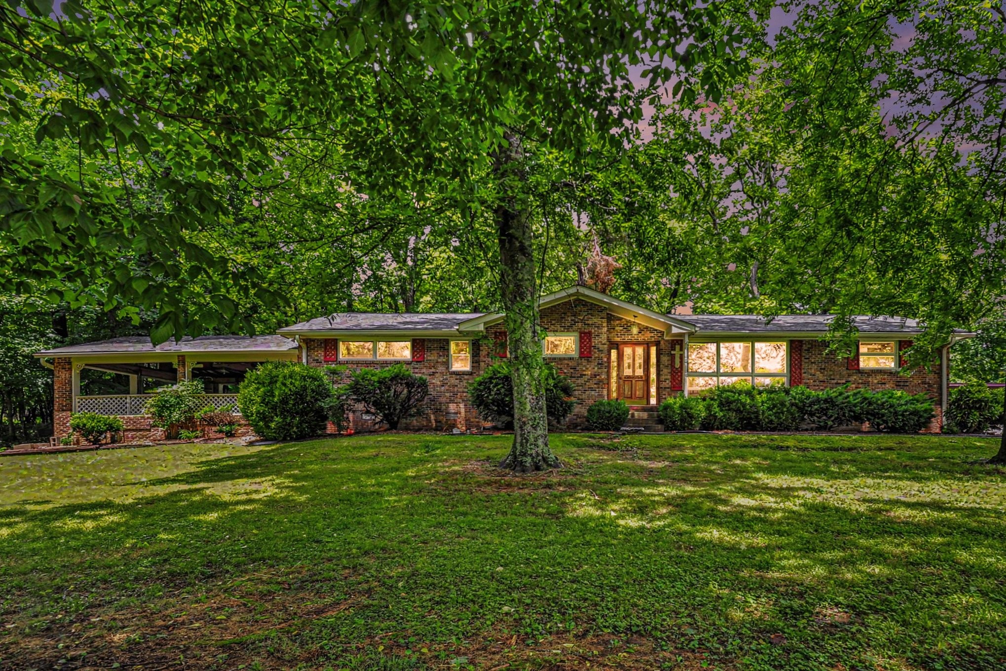 695 Overlook Dr