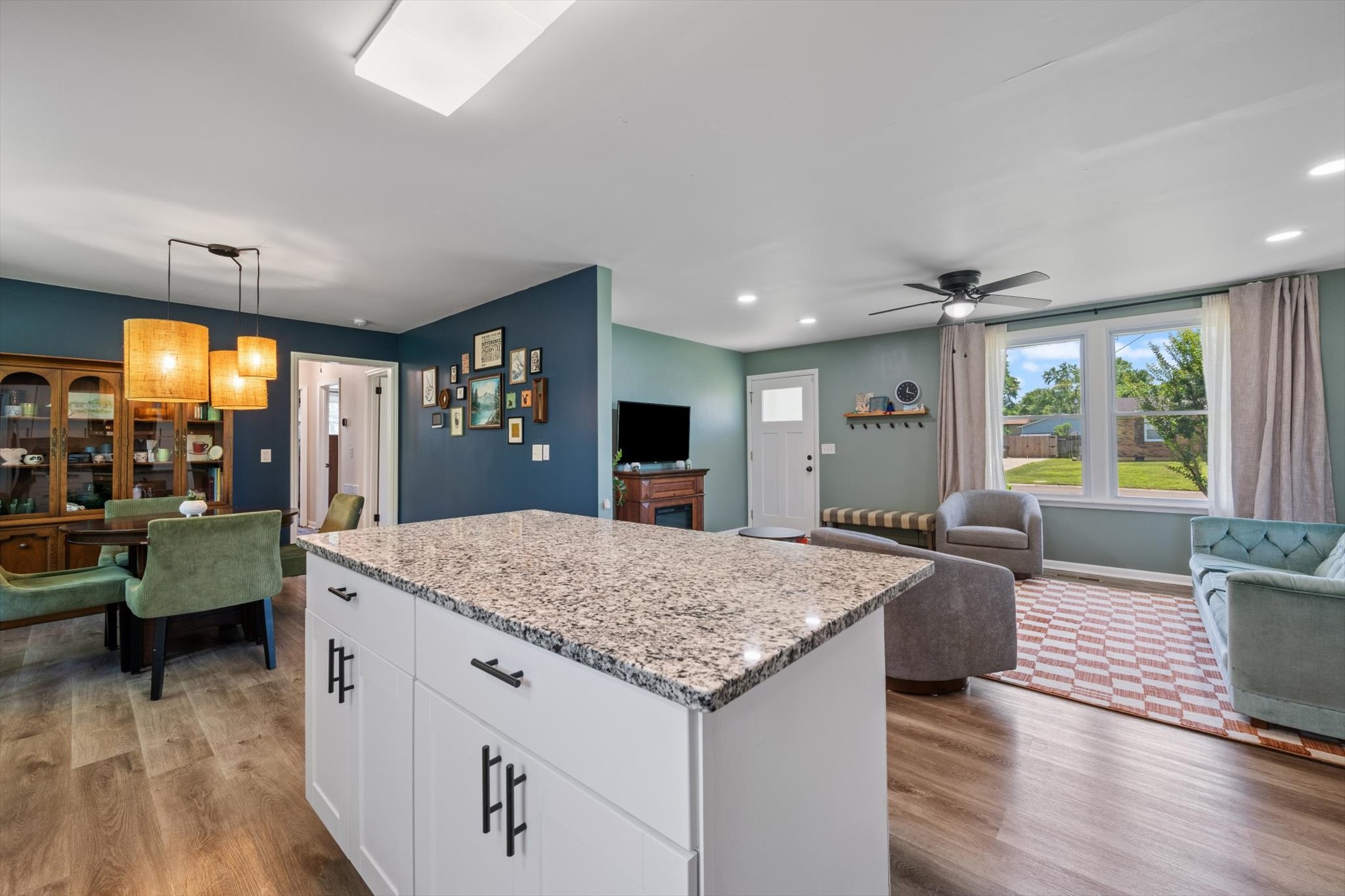 4848 Whittier Dr
