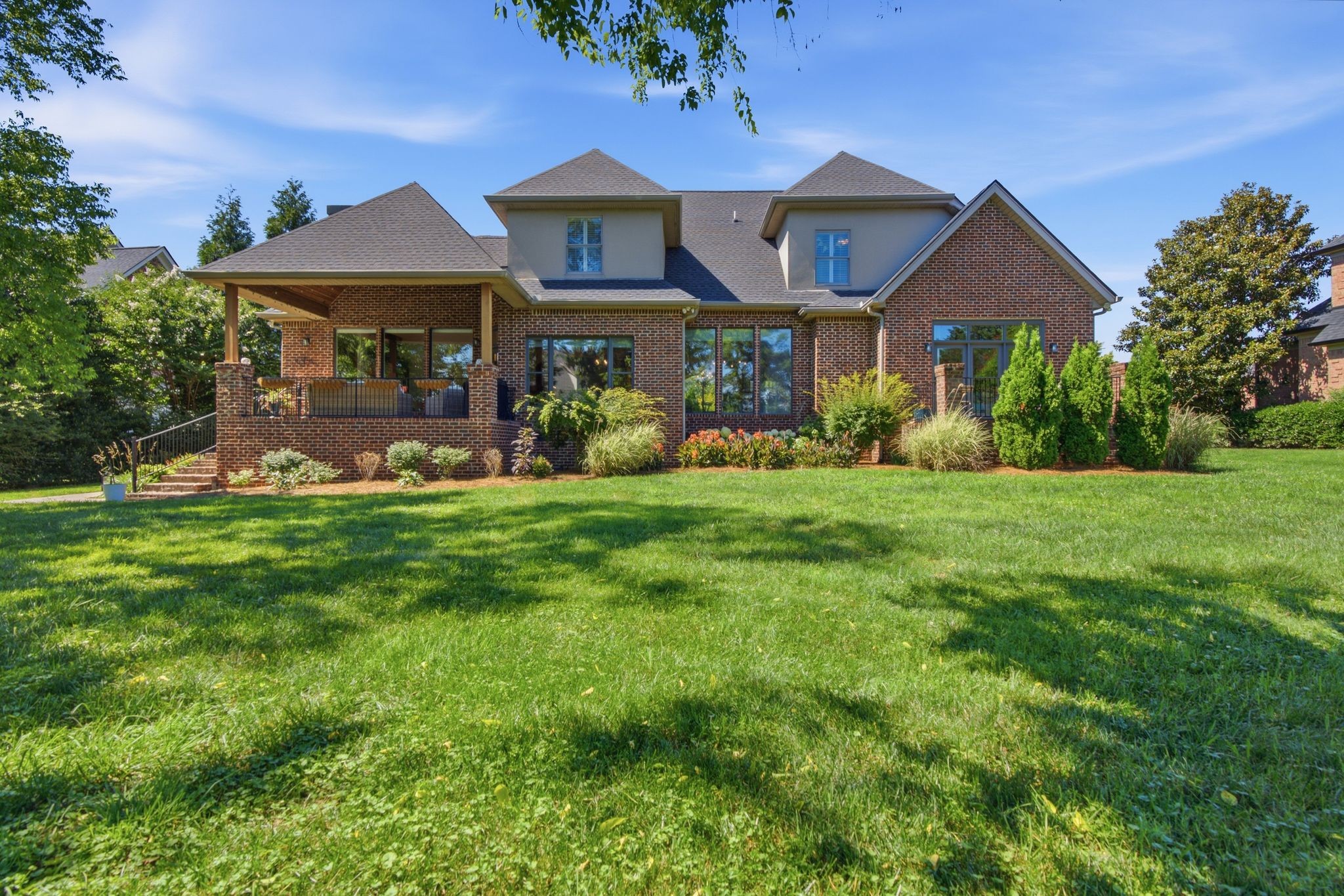 518 Ridgecrest Ln