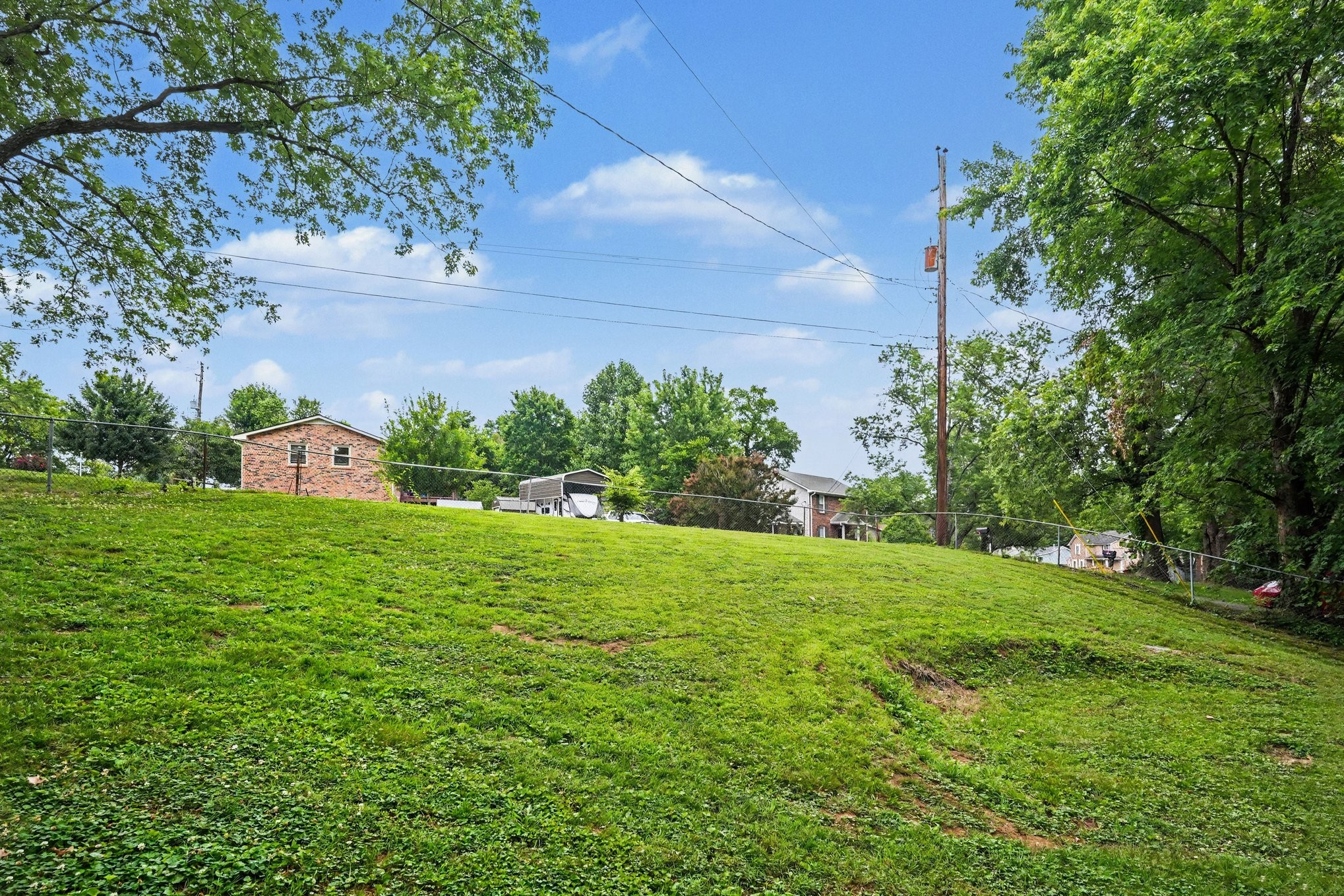4833 Shasta Dr