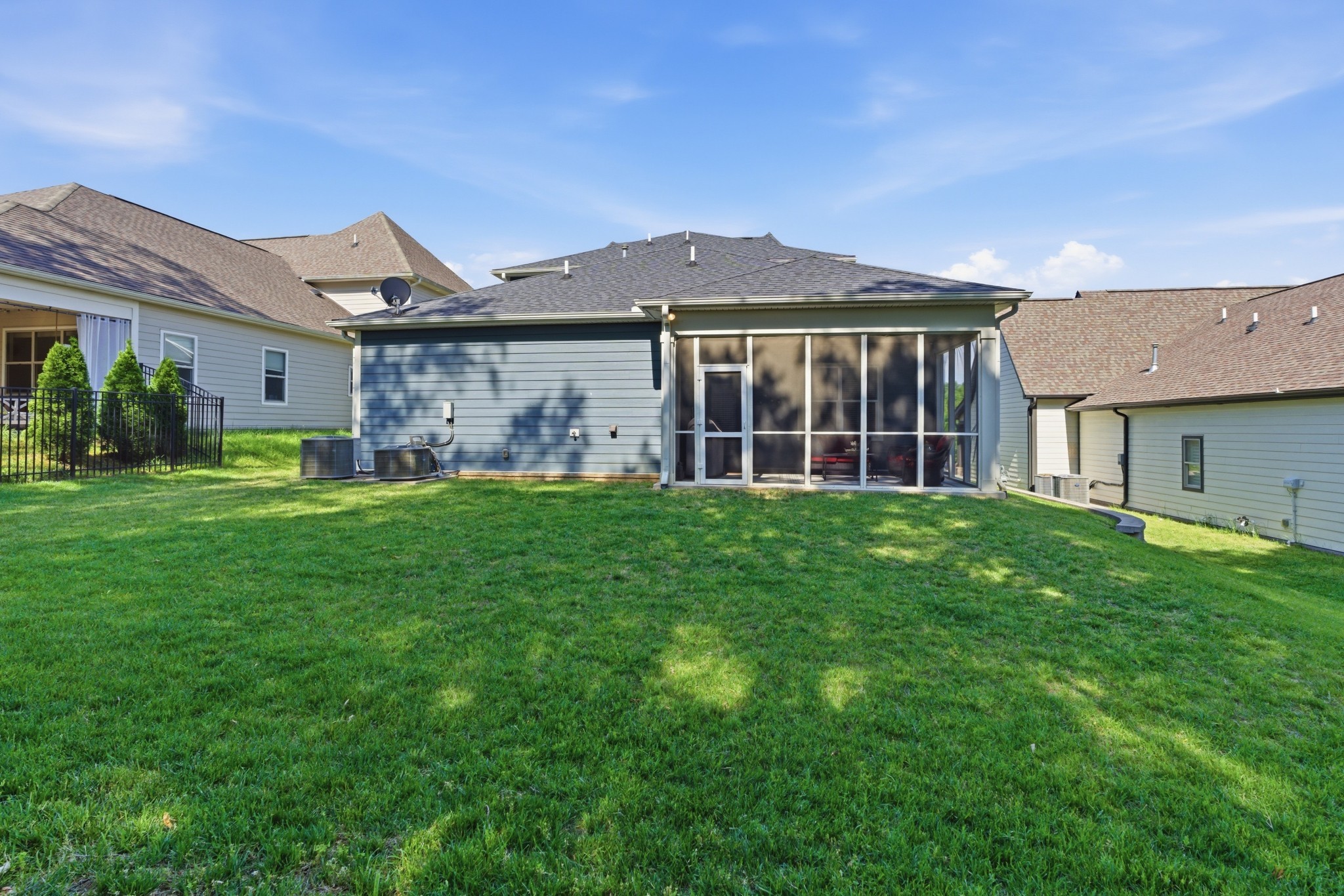 705 Plowson Rd