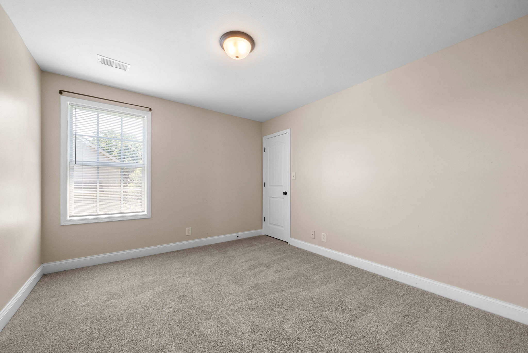 789 Banister Dr