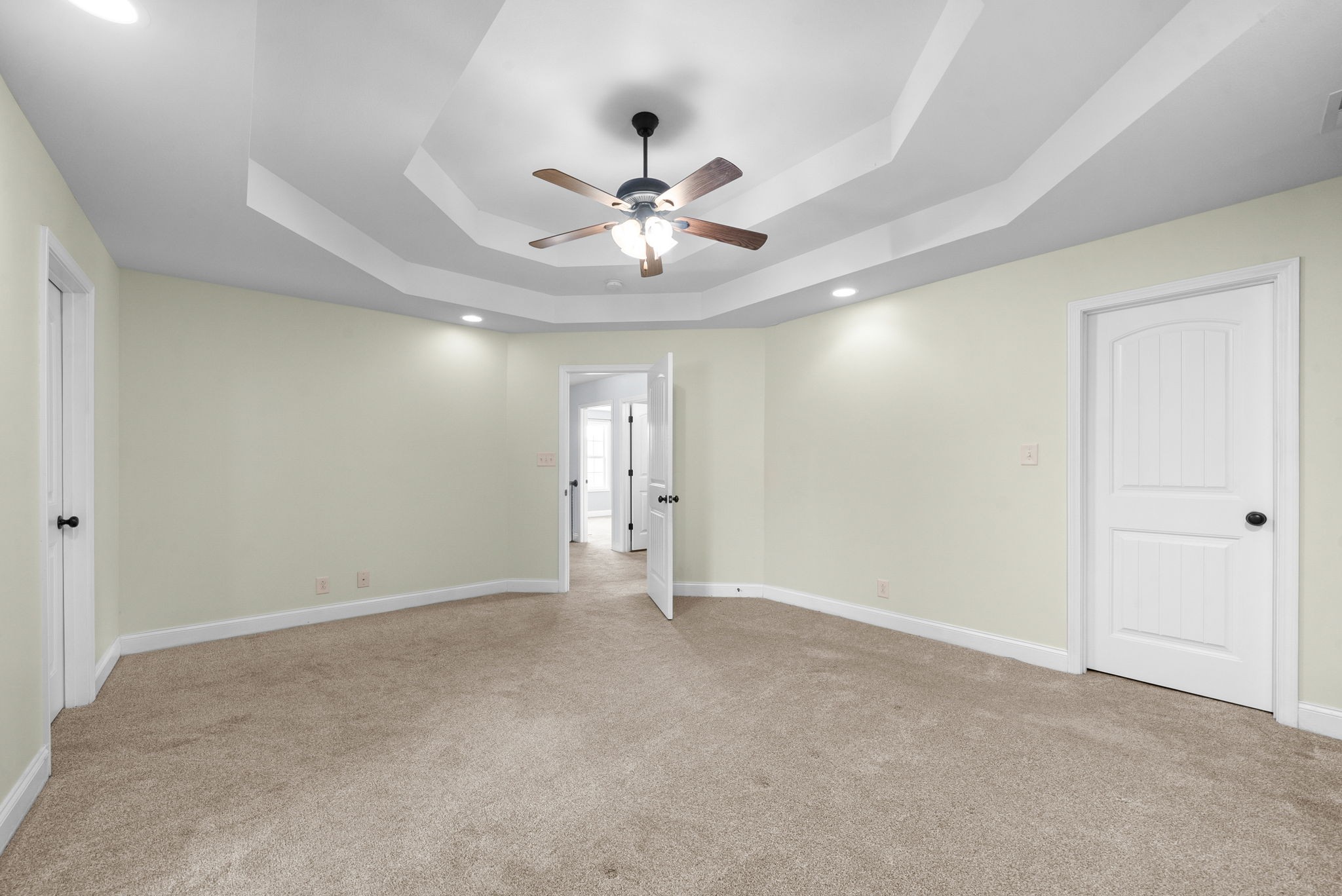 789 Banister Dr