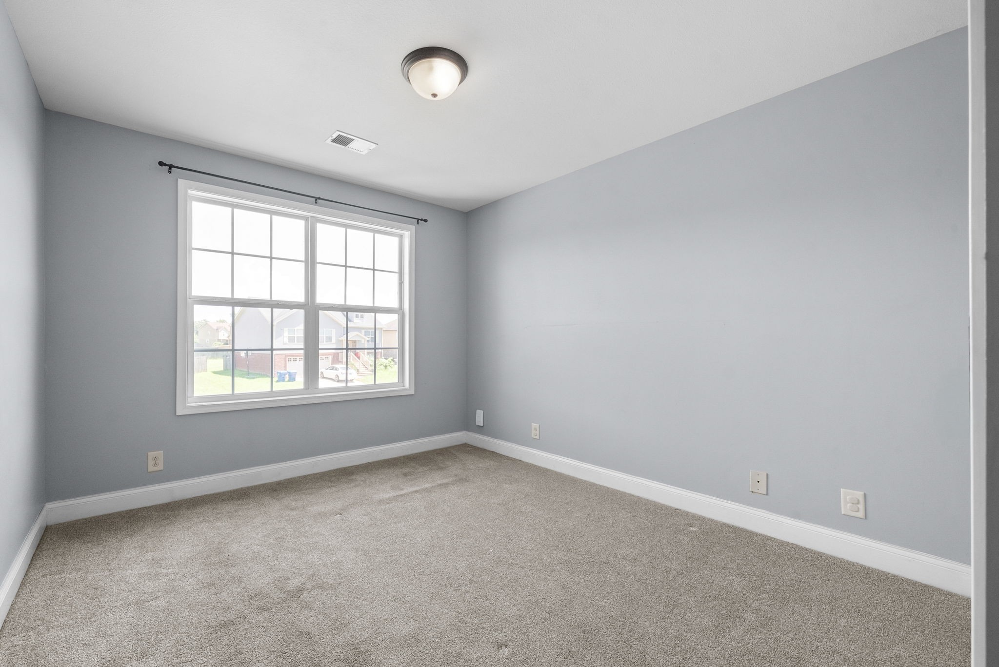 789 Banister Dr