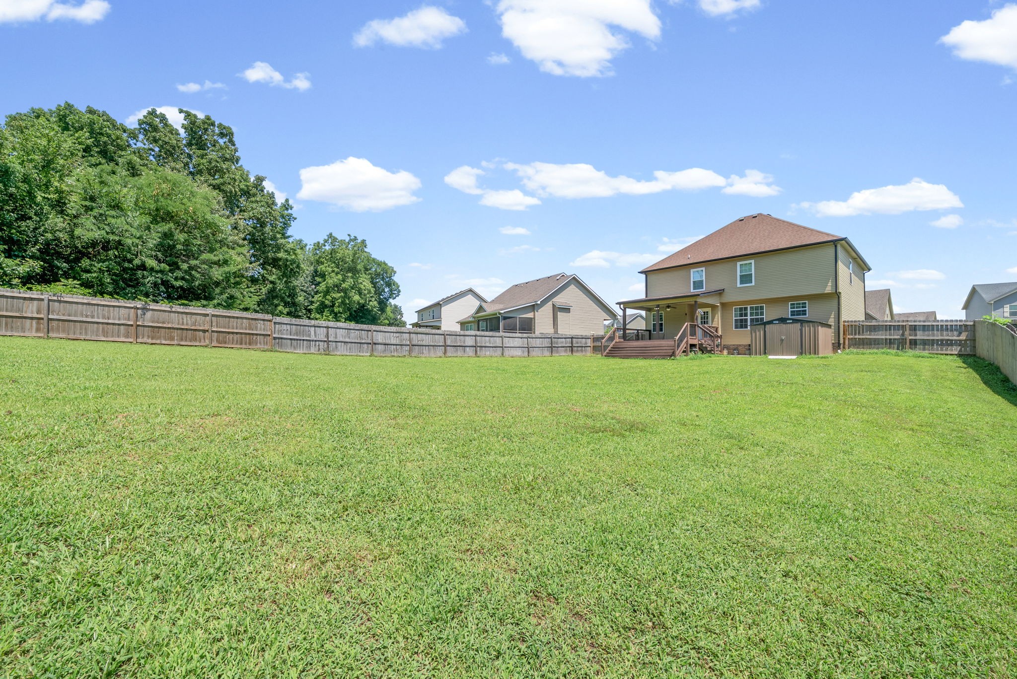 789 Banister Dr