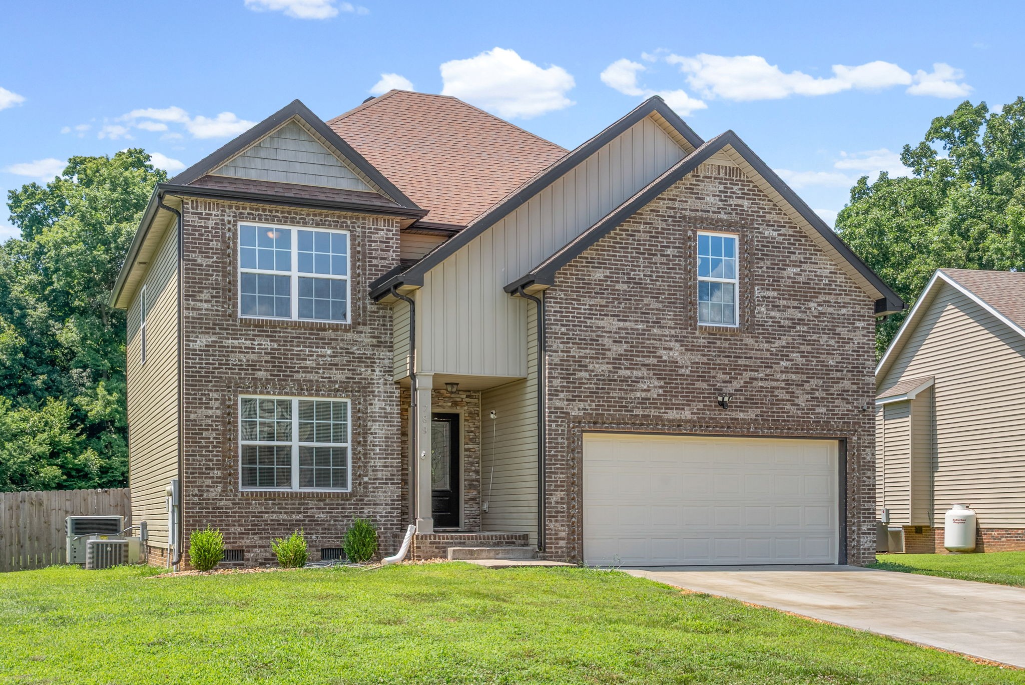 789 Banister Dr