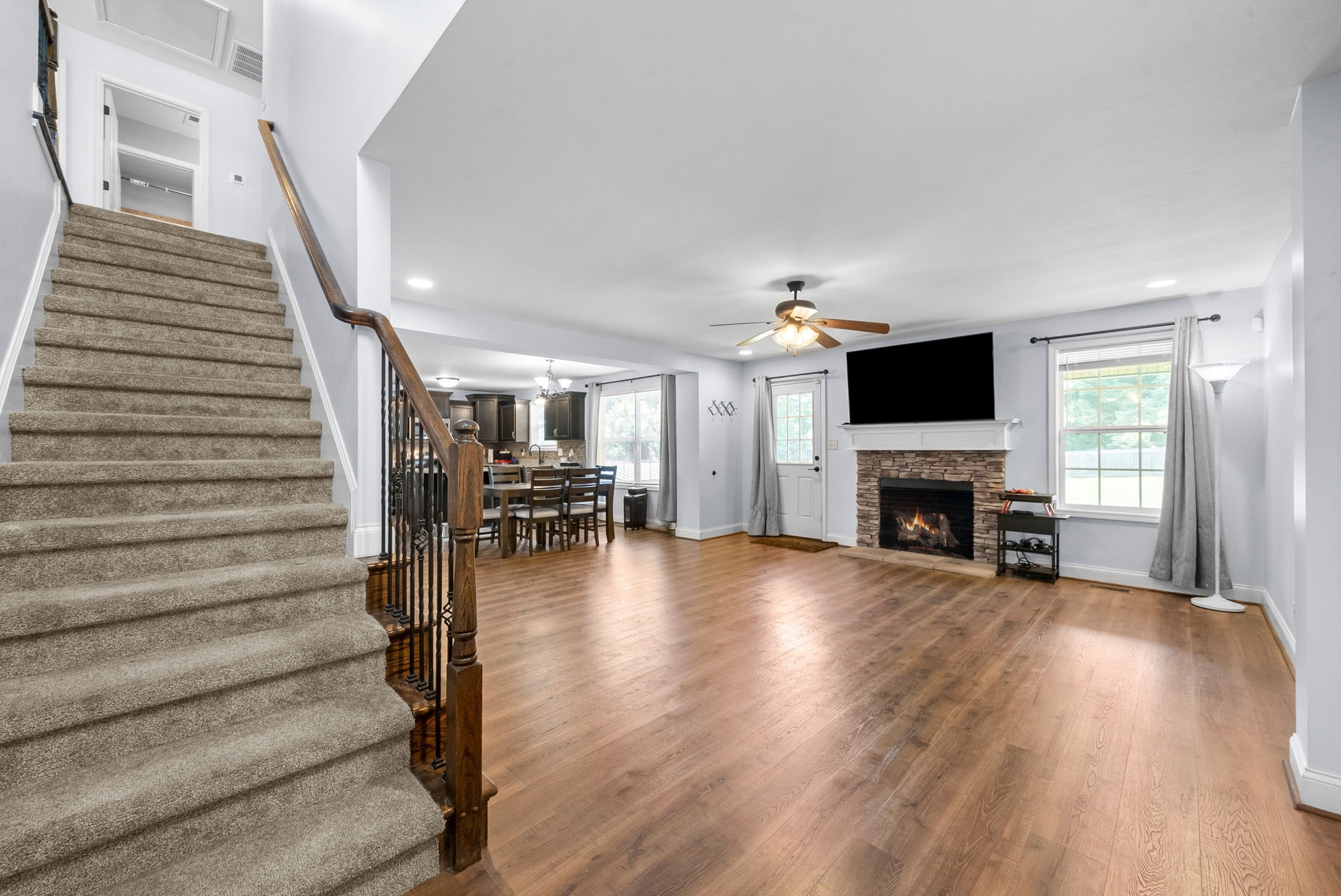 789 Banister Dr