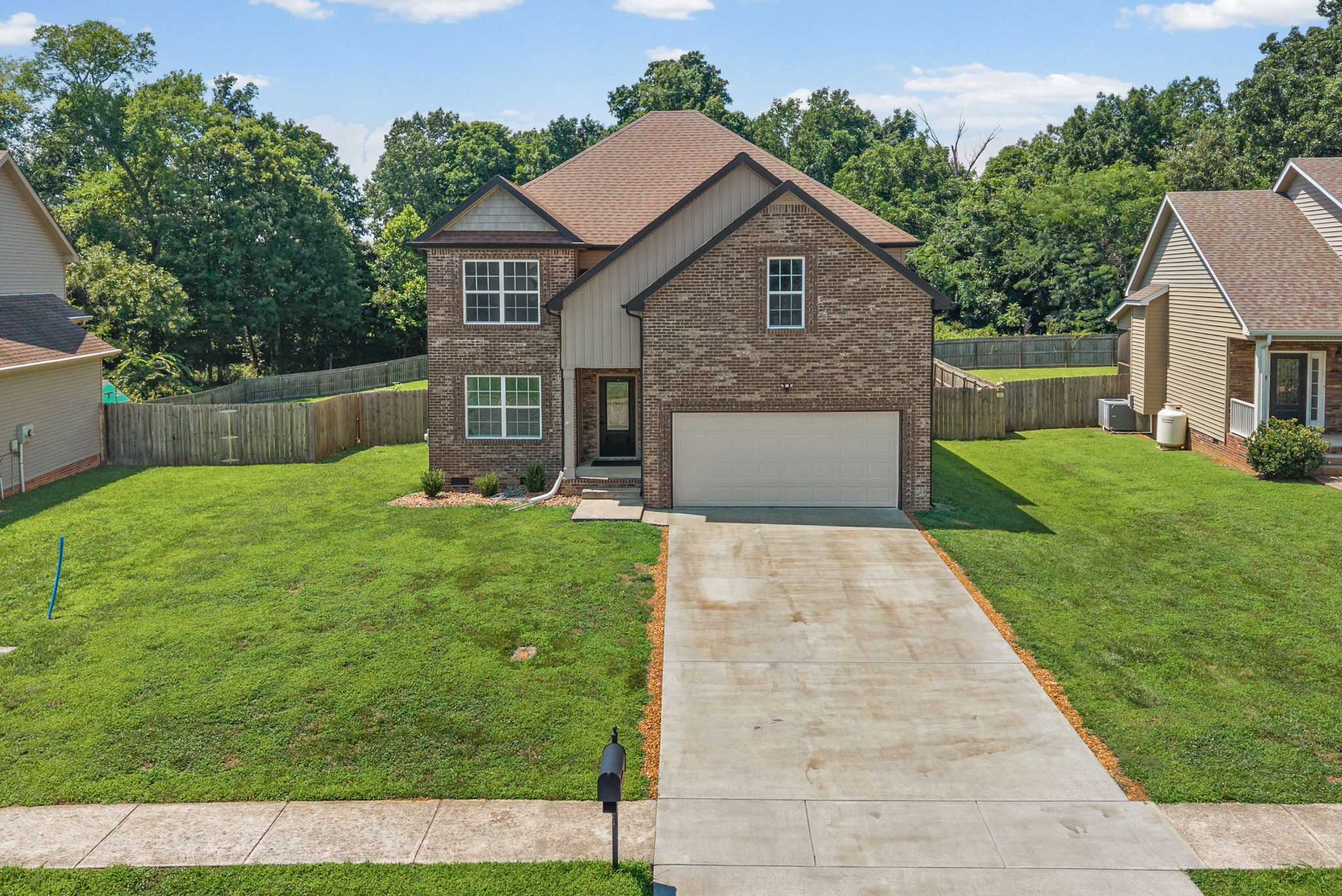 789 Banister Dr