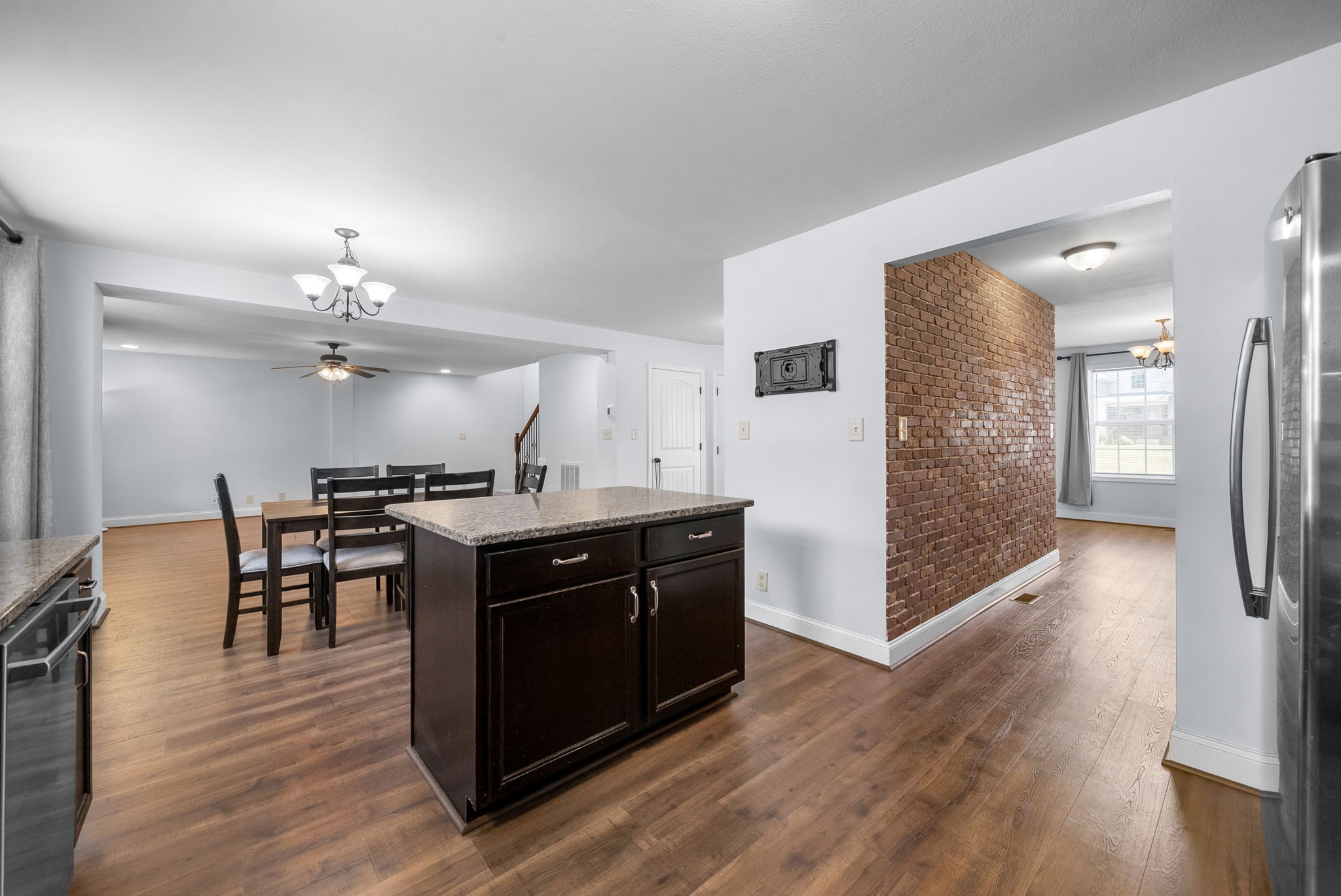 789 Banister Dr