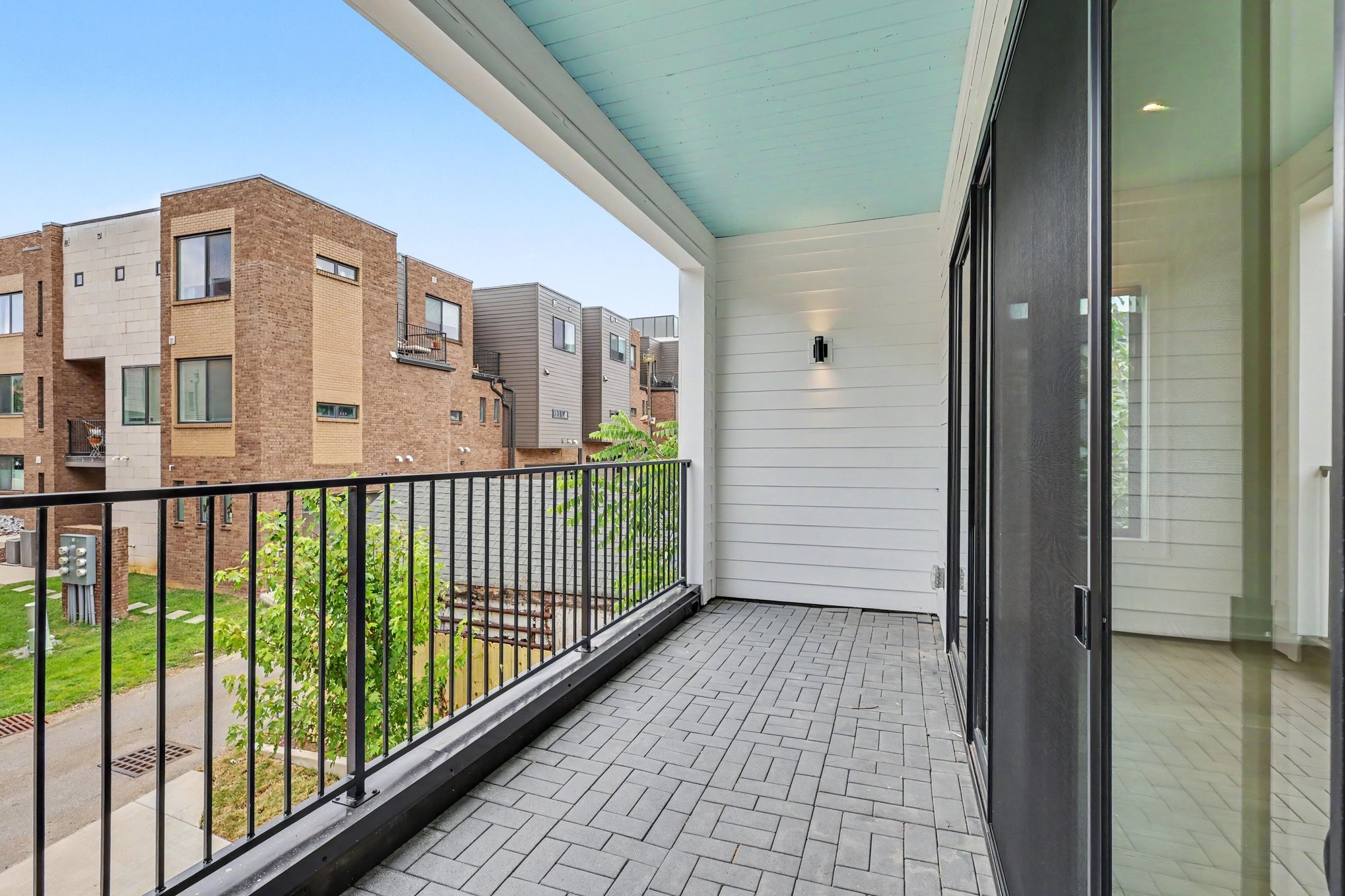535B Moore Ave