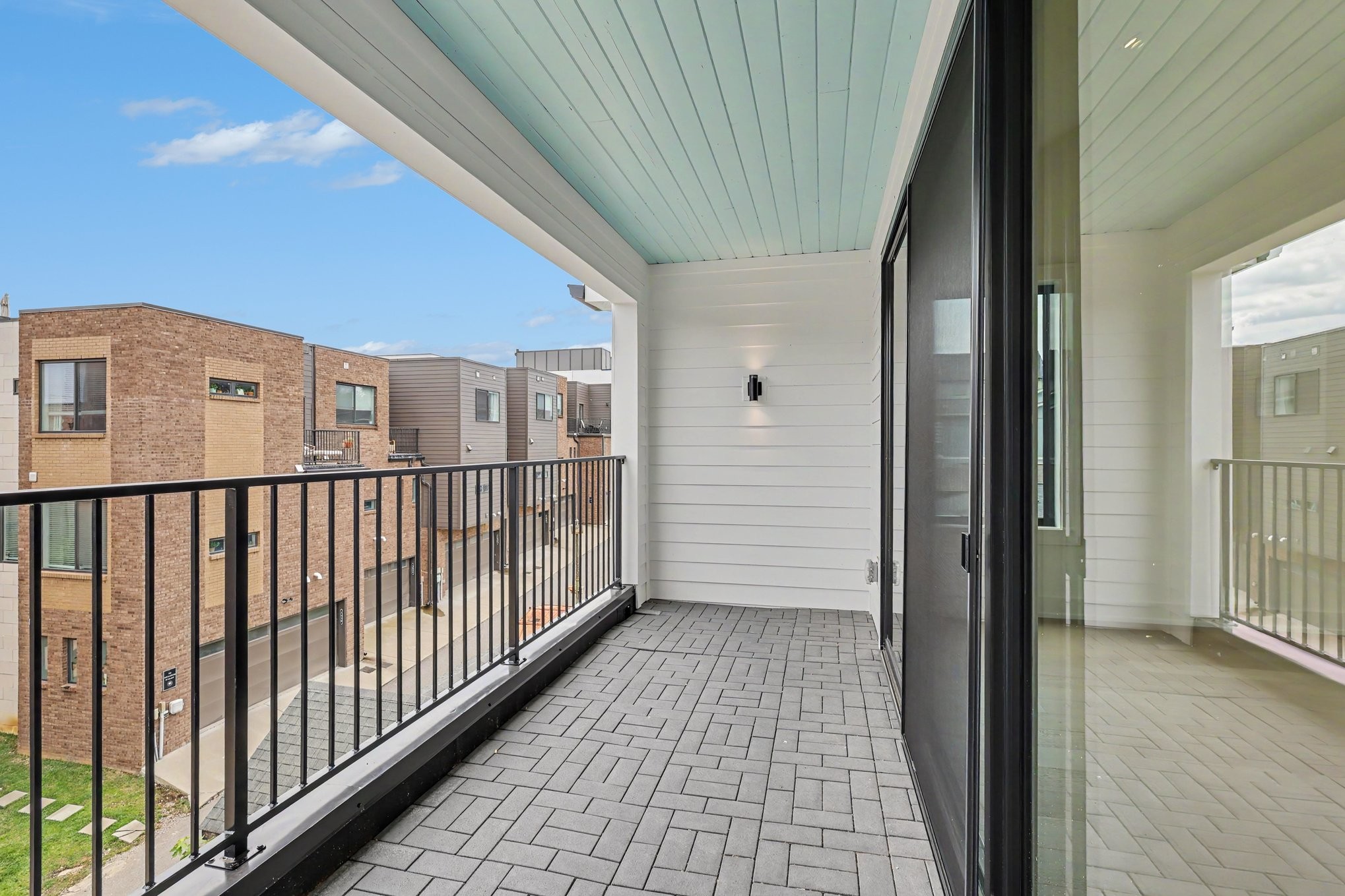 535B Moore Ave