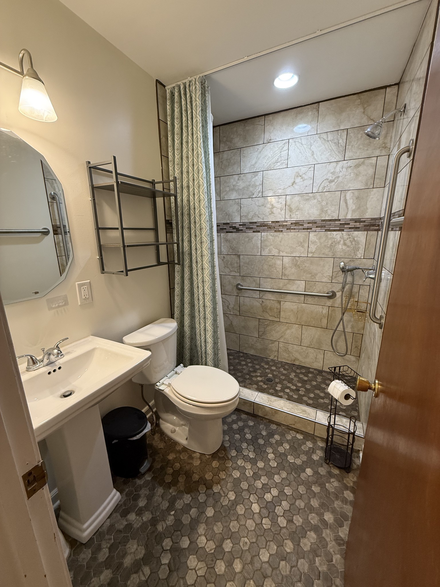 81 County House Cir