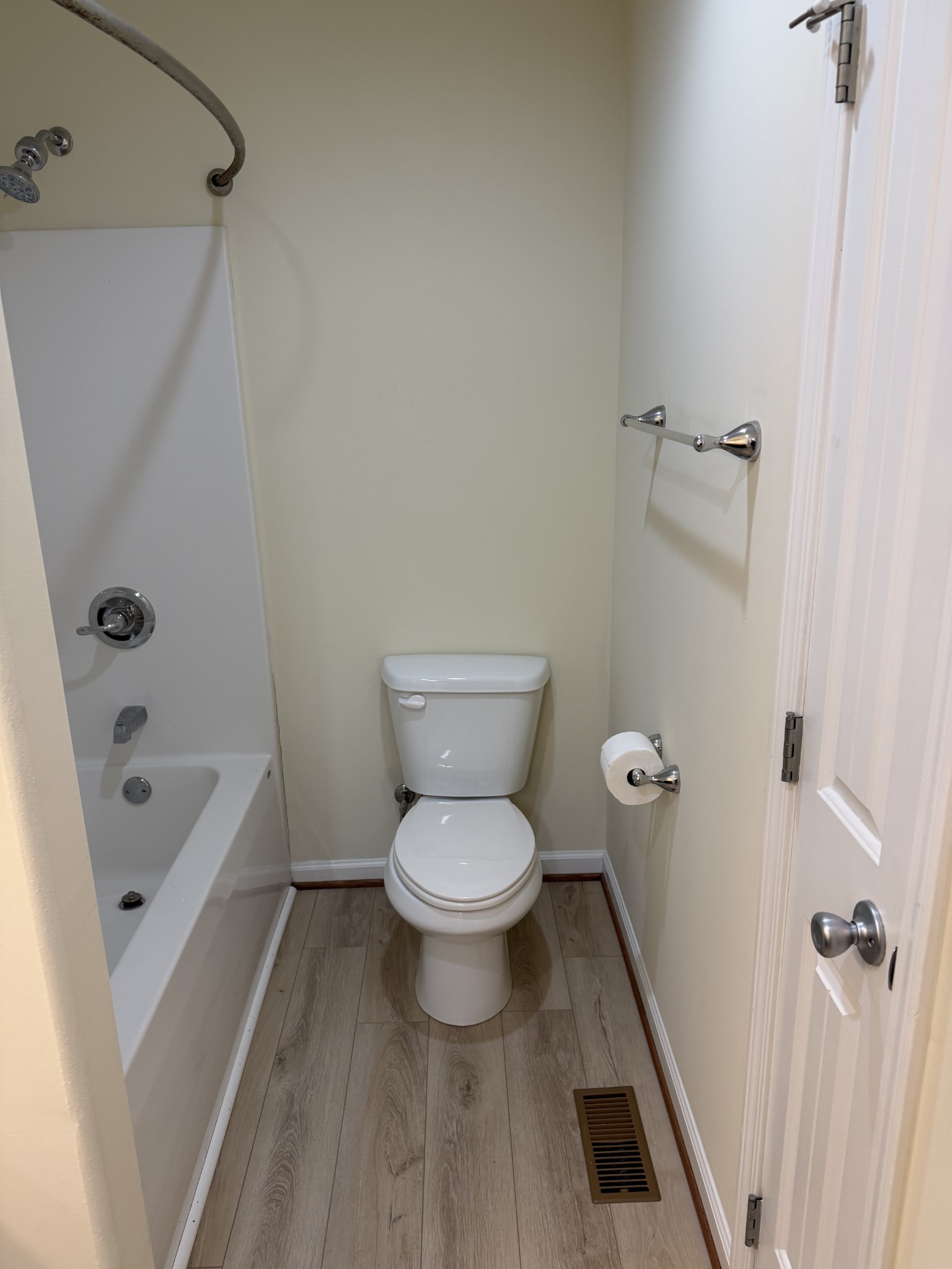 208 E 15th St Unit: A