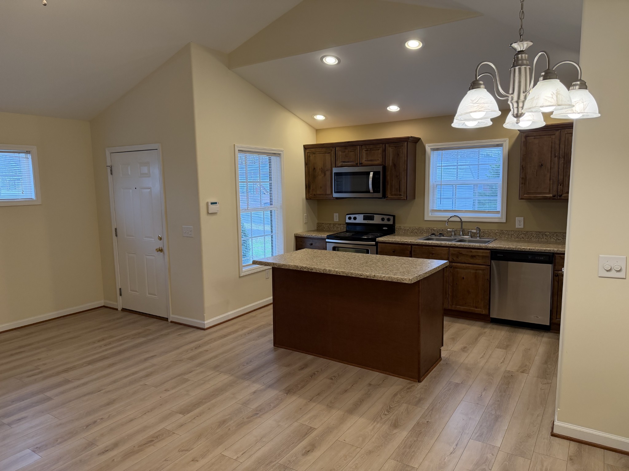 208 E 15th St Unit: A