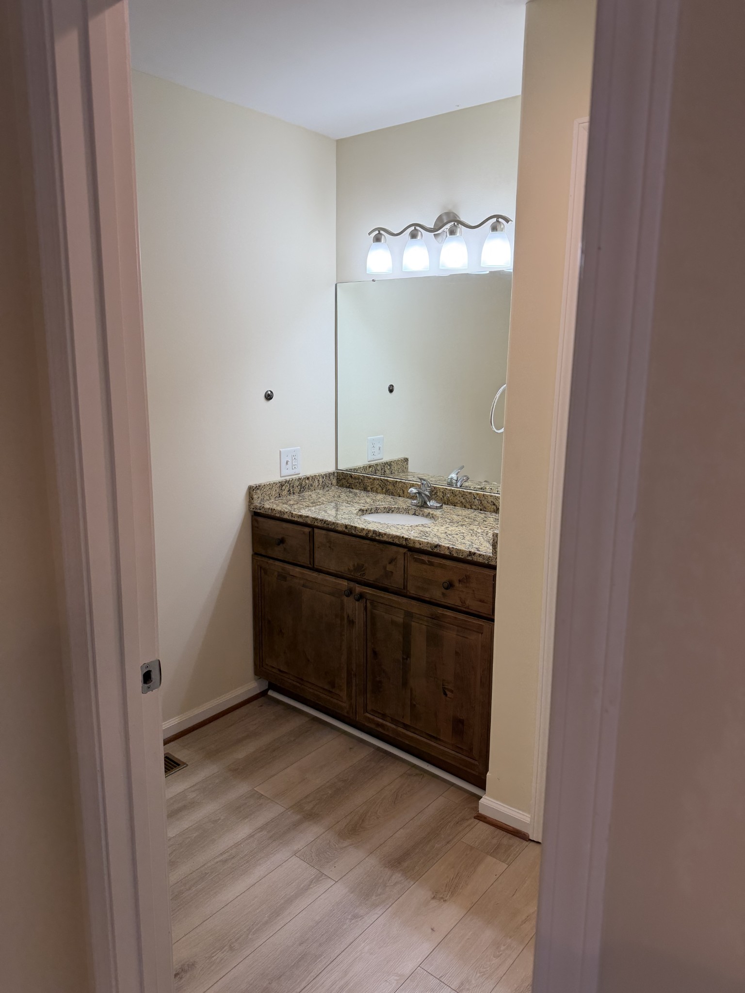 208 E 15th St Unit: A