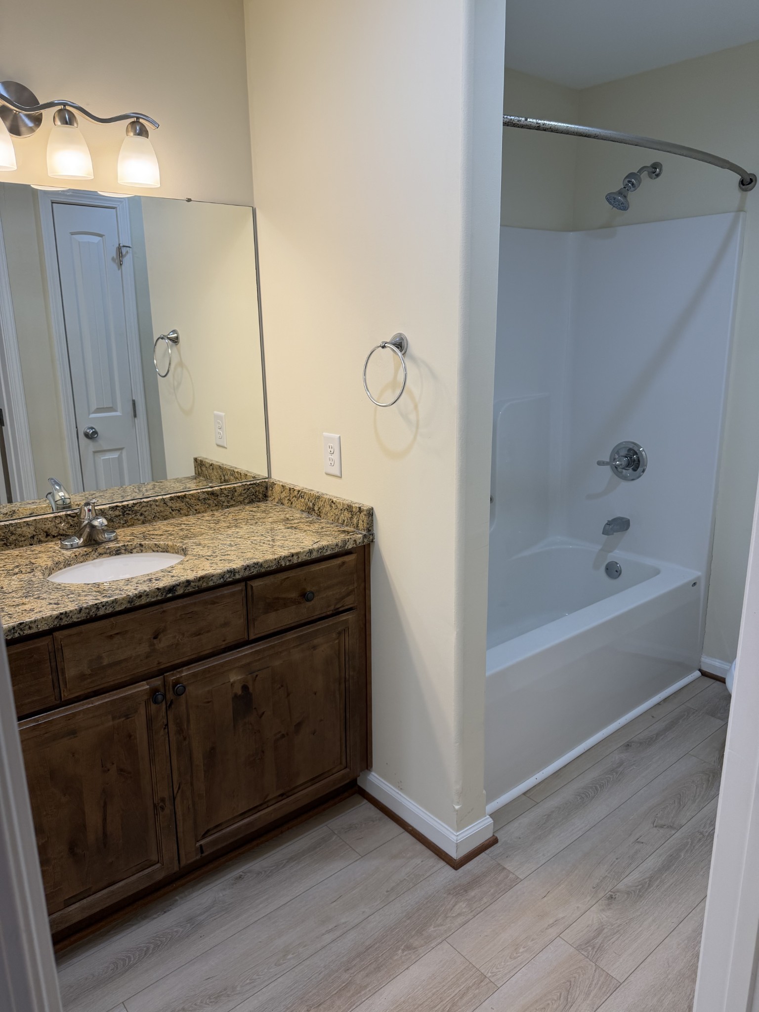 208 E 15th St Unit: A
