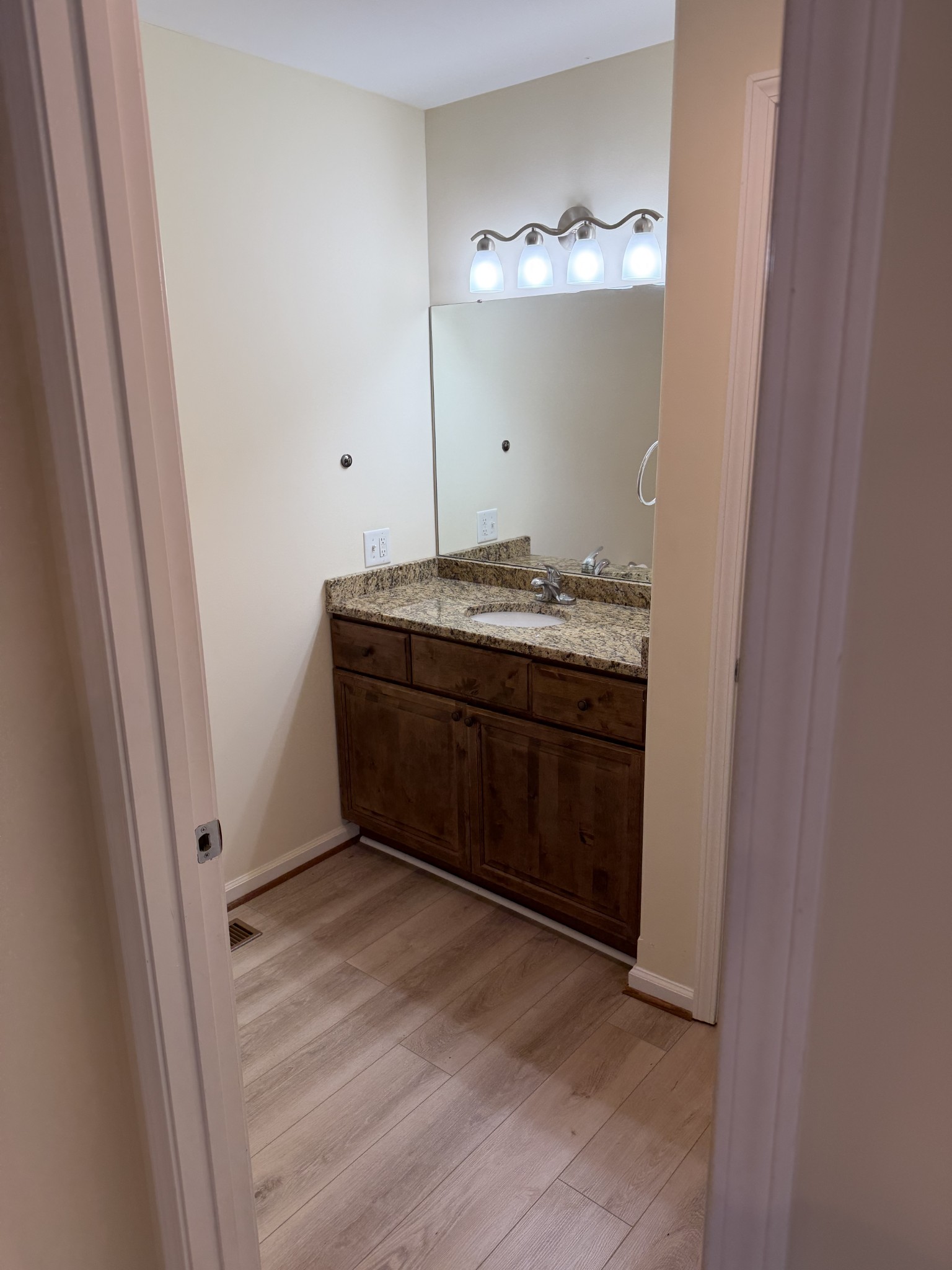 208 E 15th St Unit: A