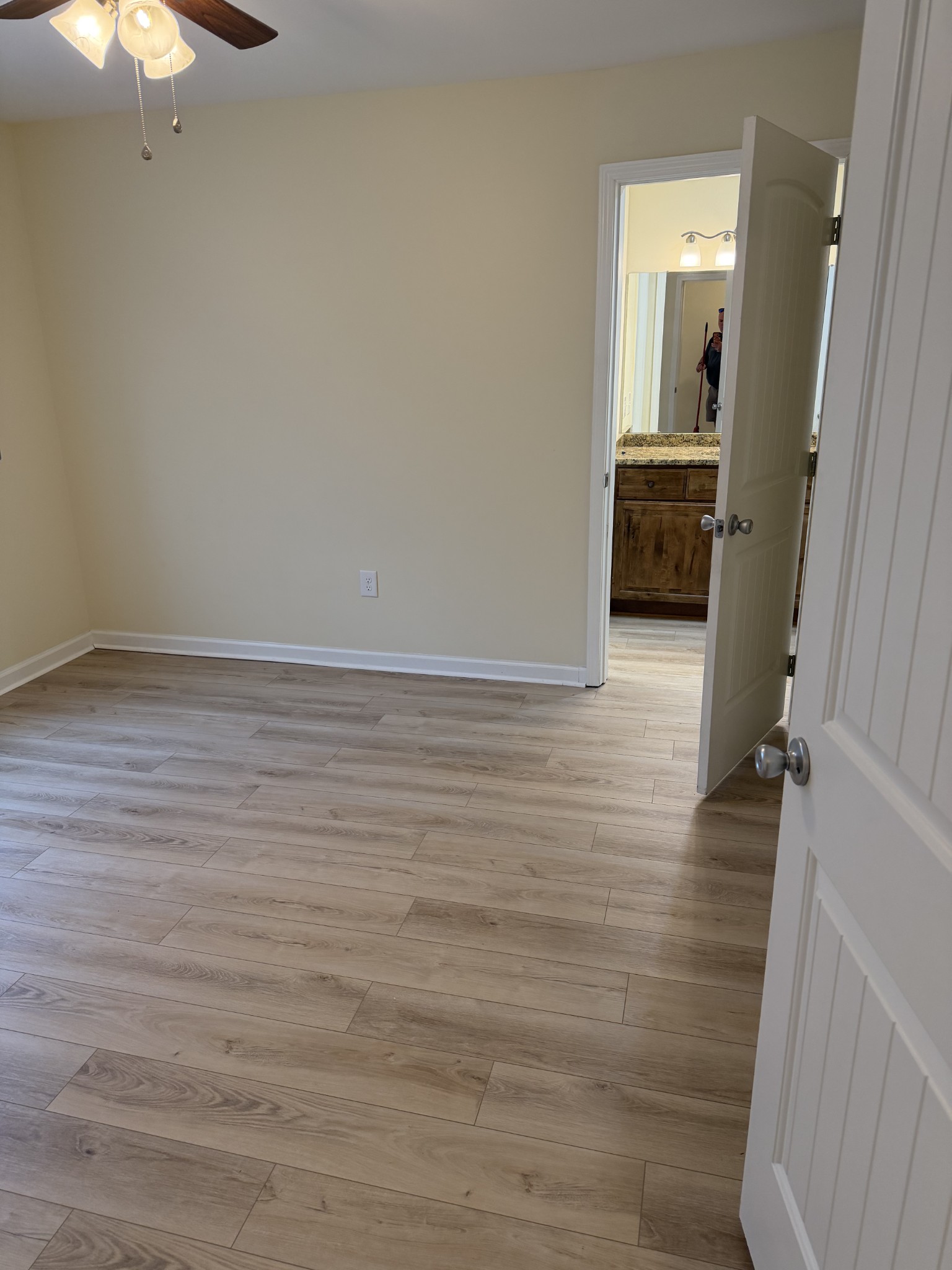 208 E 15th St Unit: A