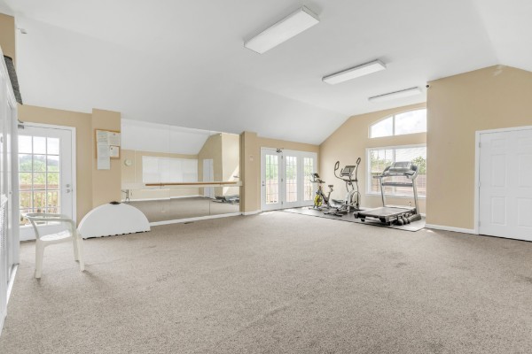 102 Pepper Ridge Cir