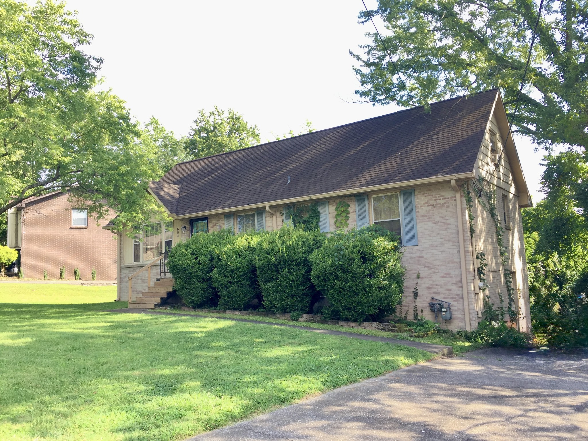 604 Netherlands Dr